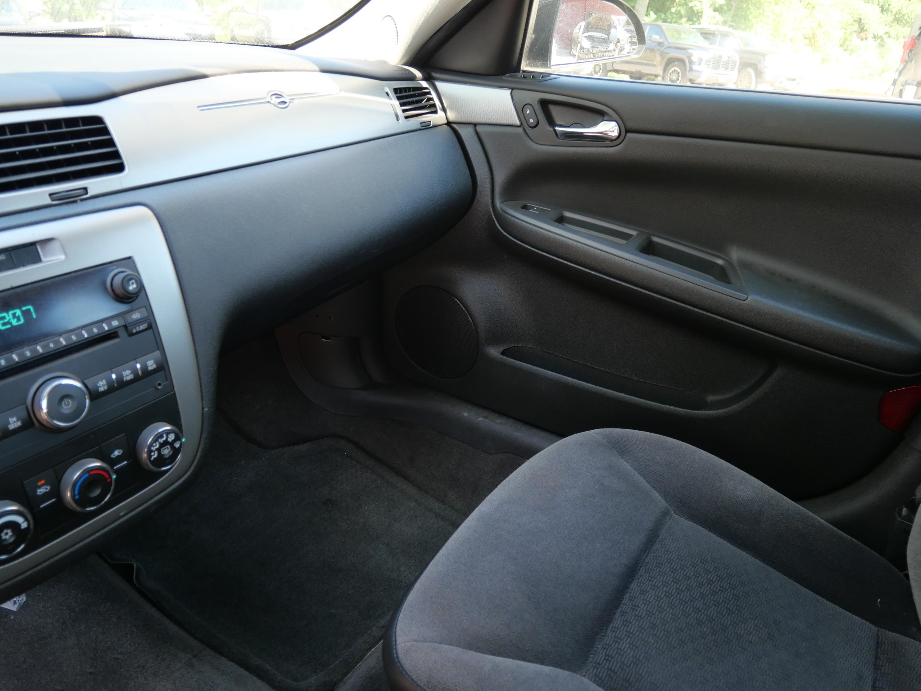 2015 Chevrolet Impala - image 19