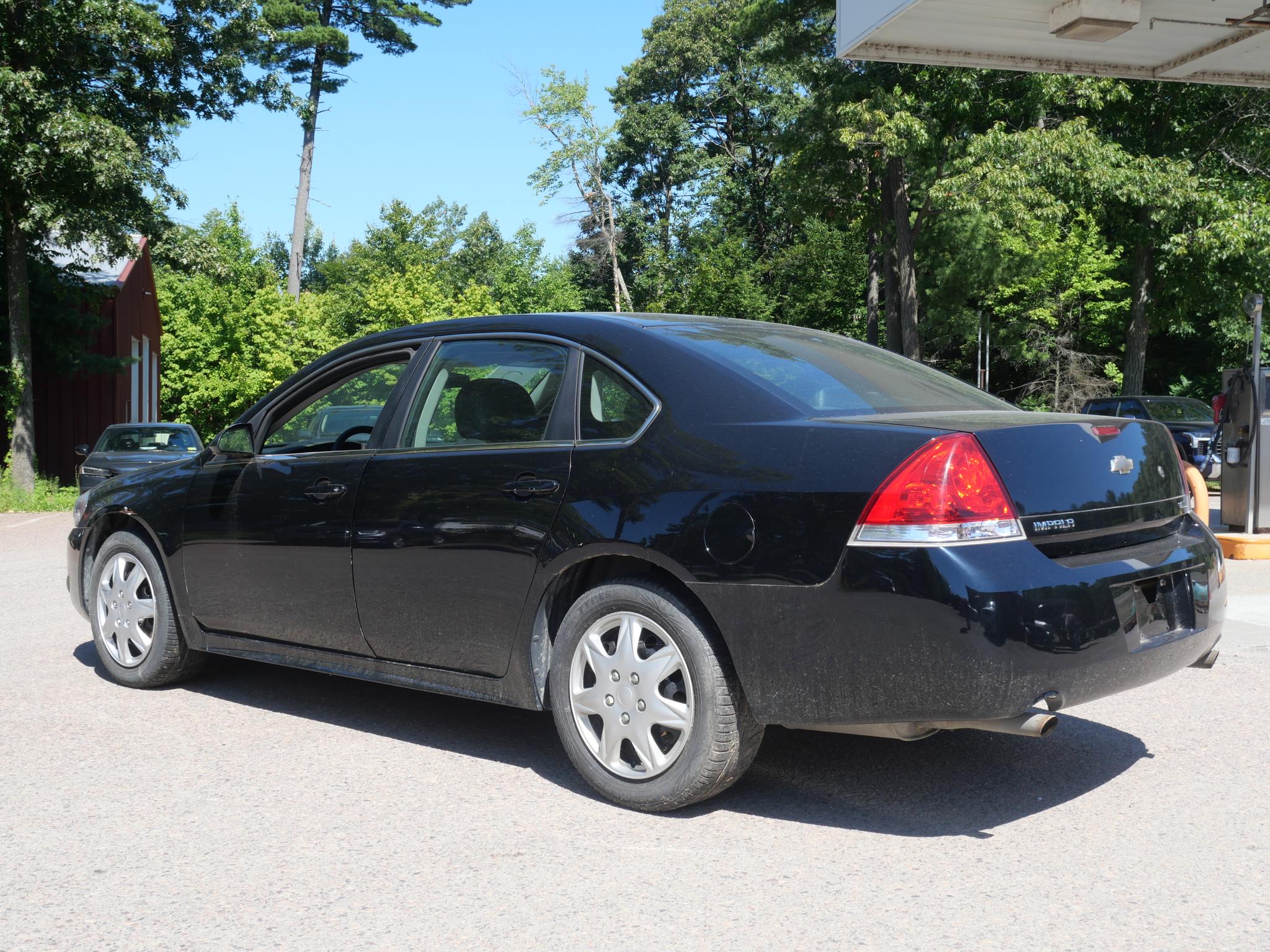2015 Chevrolet Impala - image 3