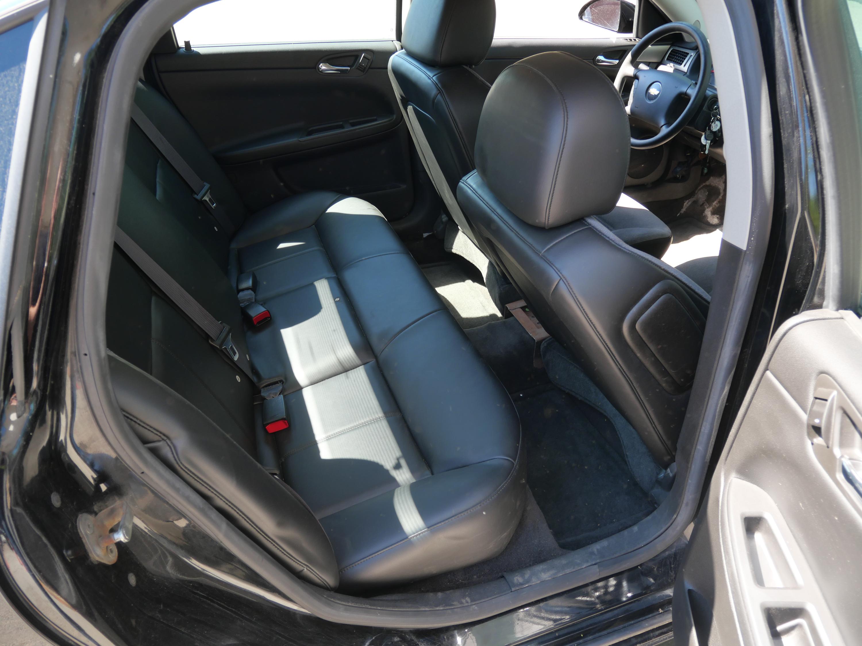 2015 Chevrolet Impala - image 28