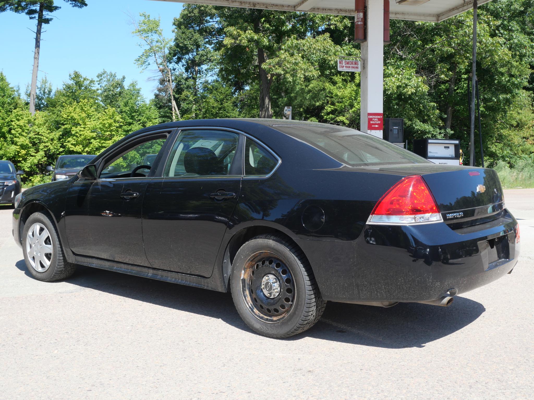 2015 Chevrolet Impala - image 4