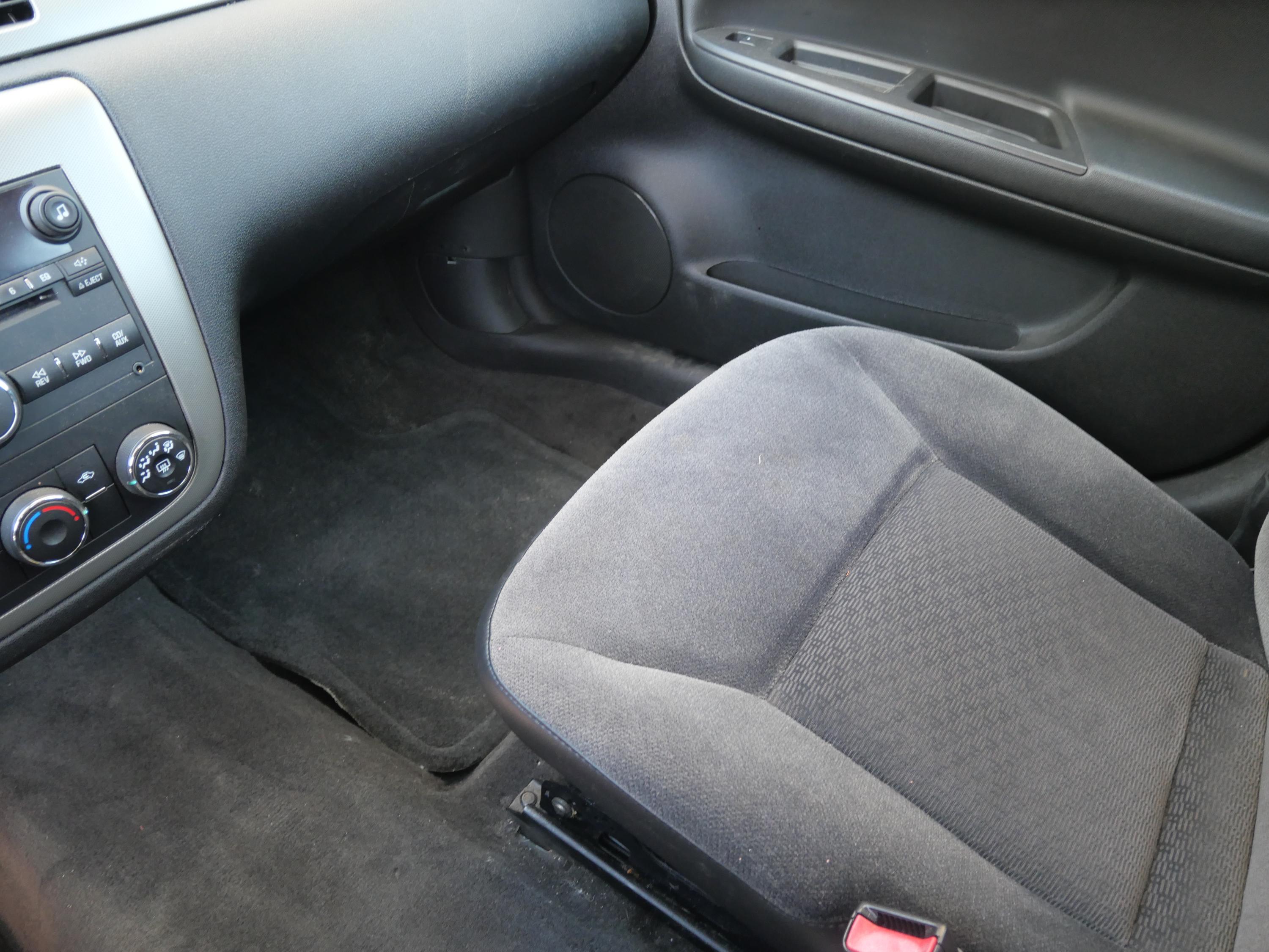 2015 Chevrolet Impala - image 23