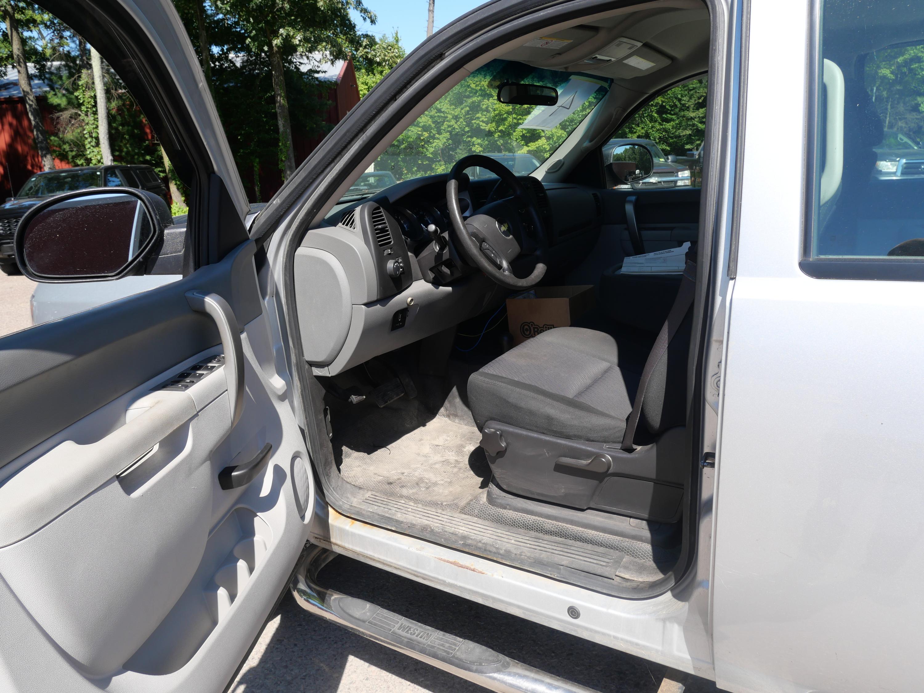 2013 Chevrolet Silverado 2500 4WD - image 25