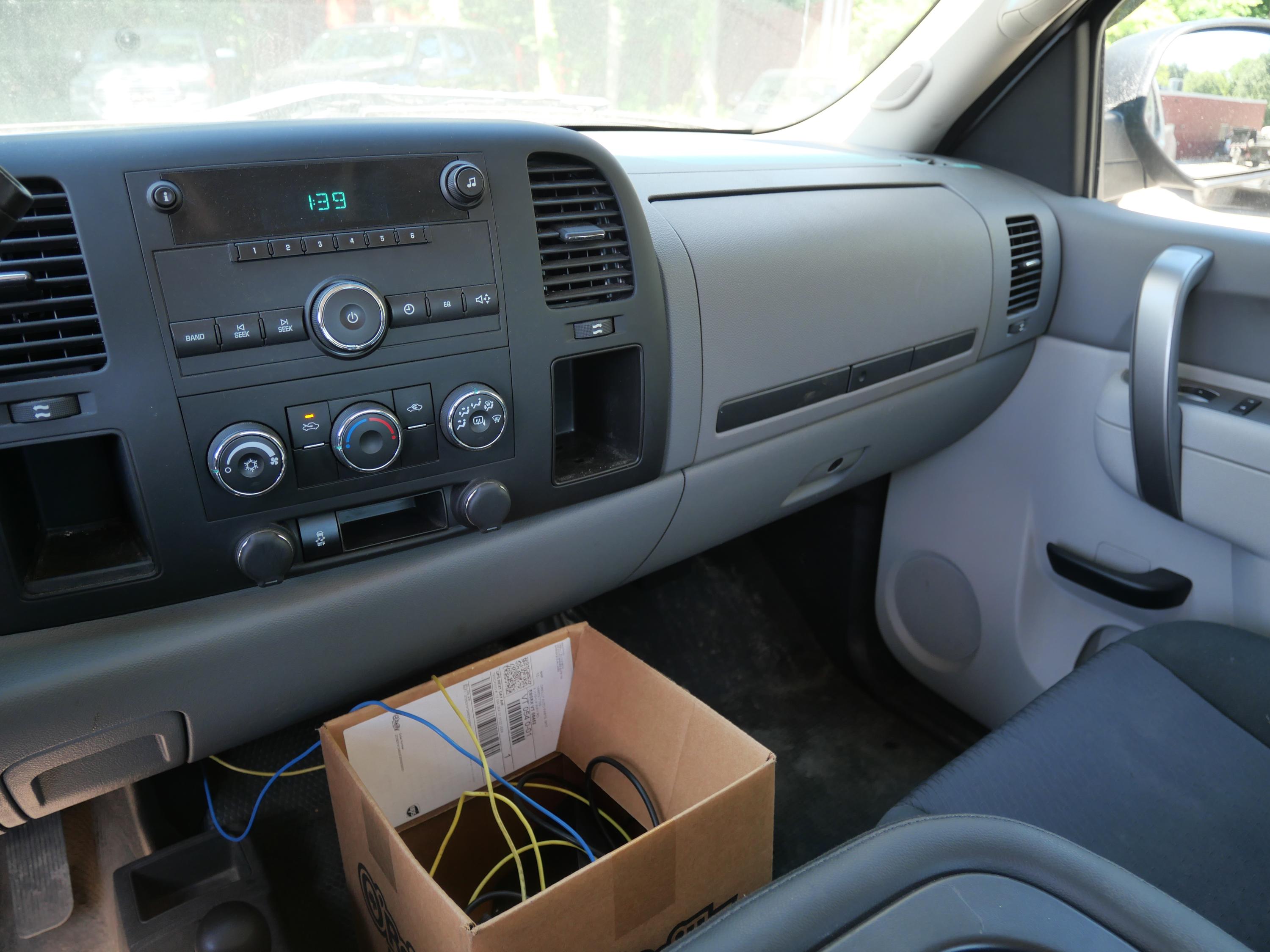 2013 Chevrolet Silverado 2500 4WD - image 28
