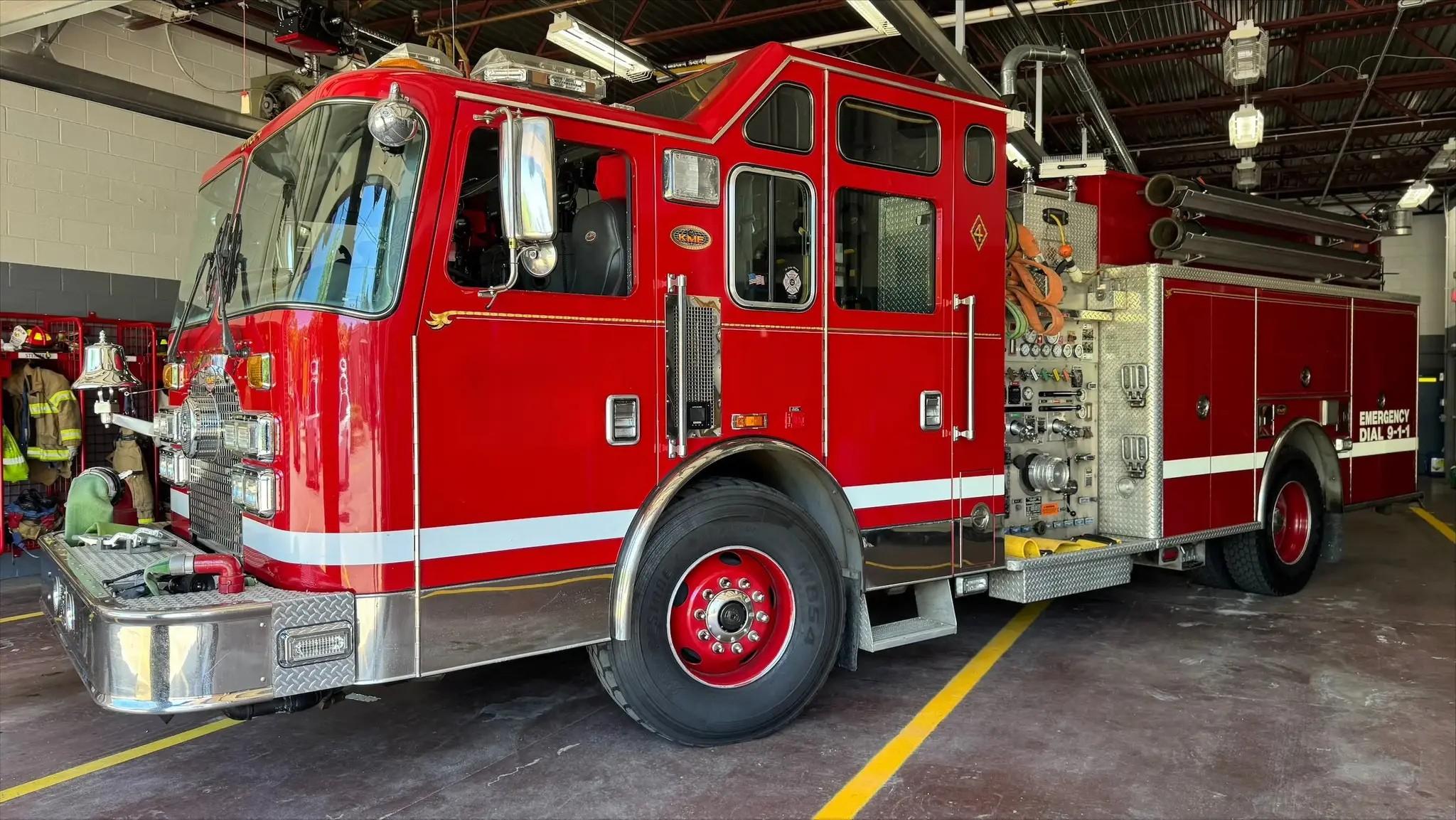 2002 KME Excel Engine, including equipment - image 3