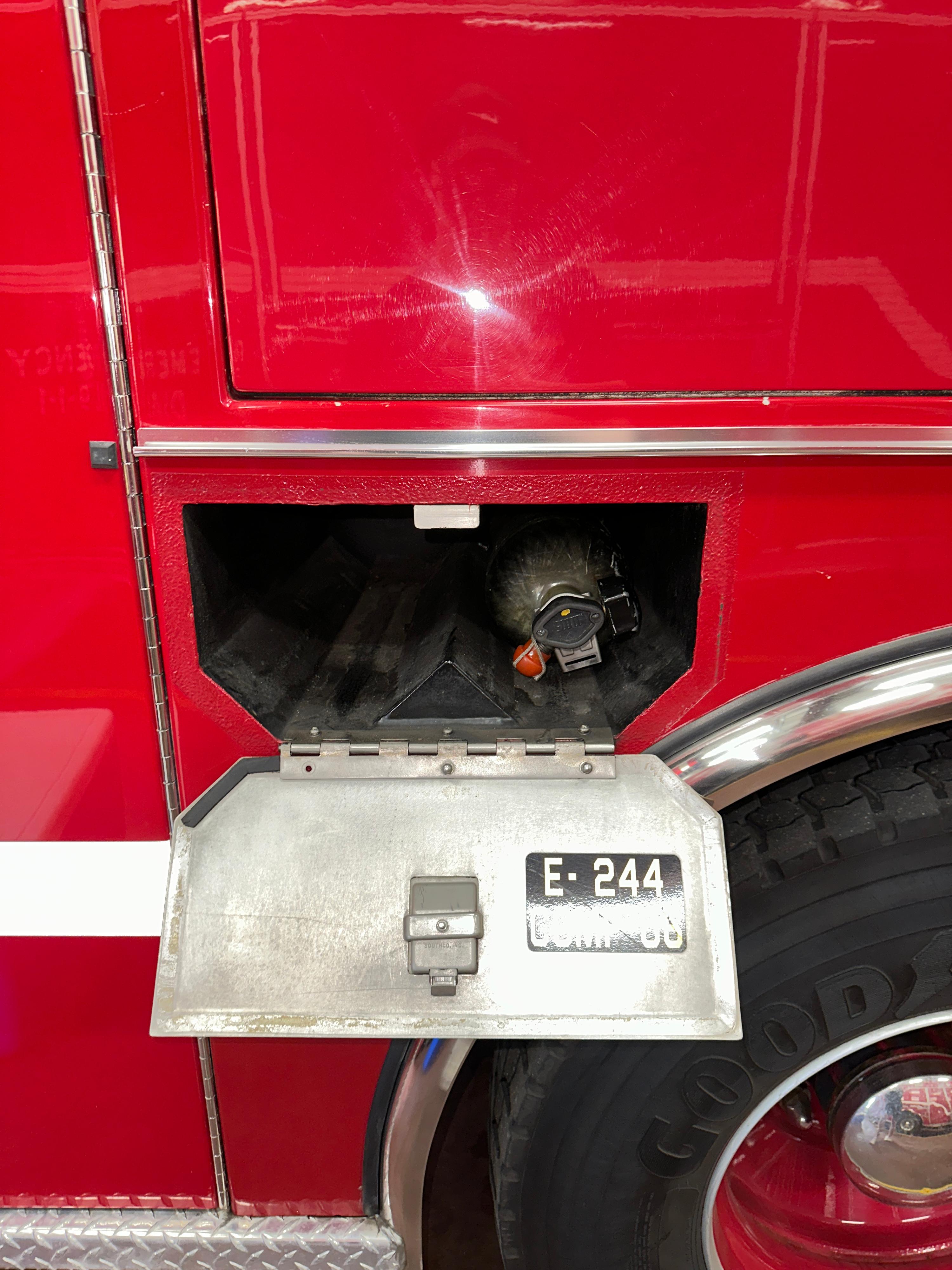 2002 KME Excel Engine, including equipment - image 29