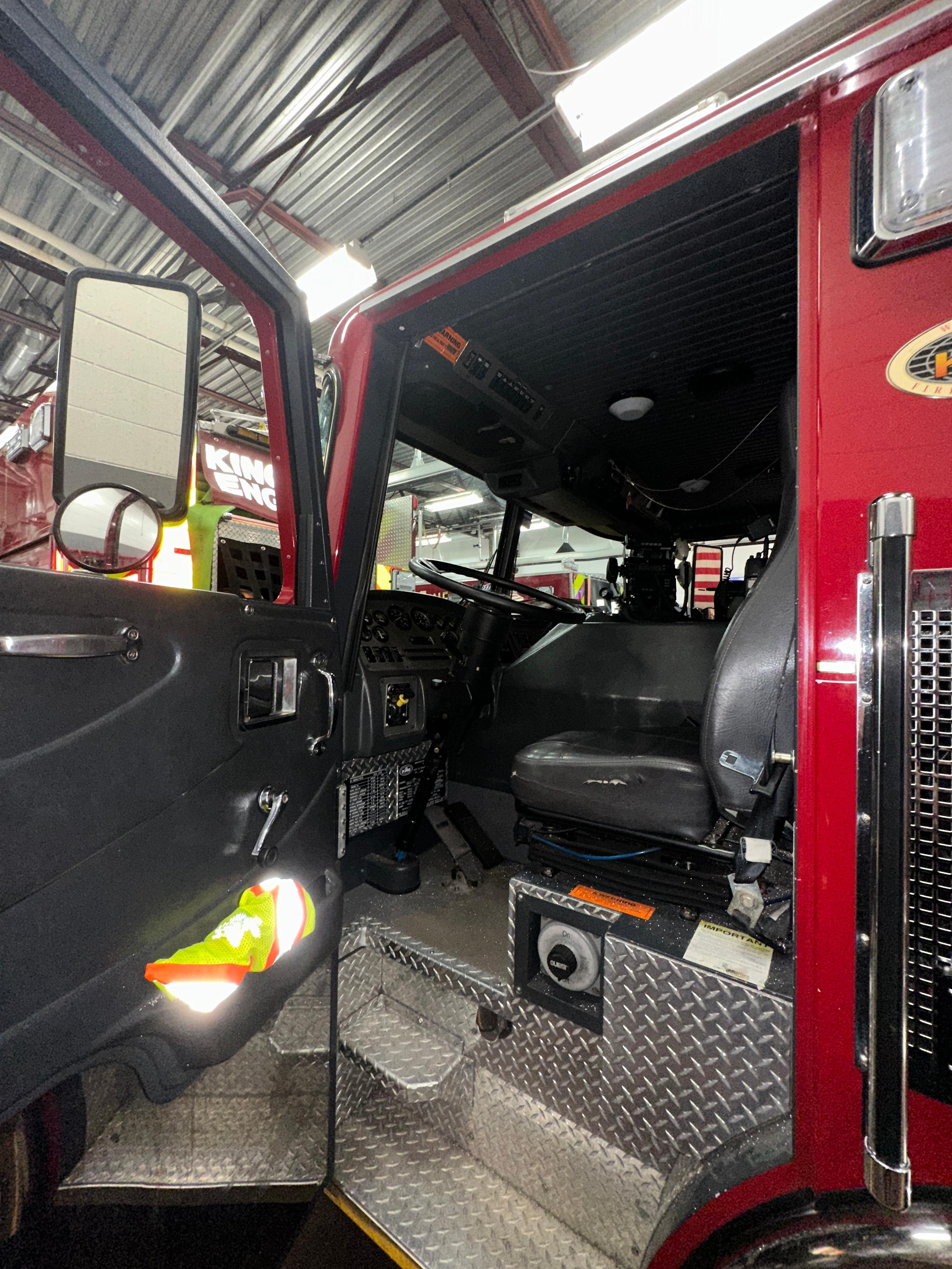 2002 KME Excel Engine, including equipment - image 40
