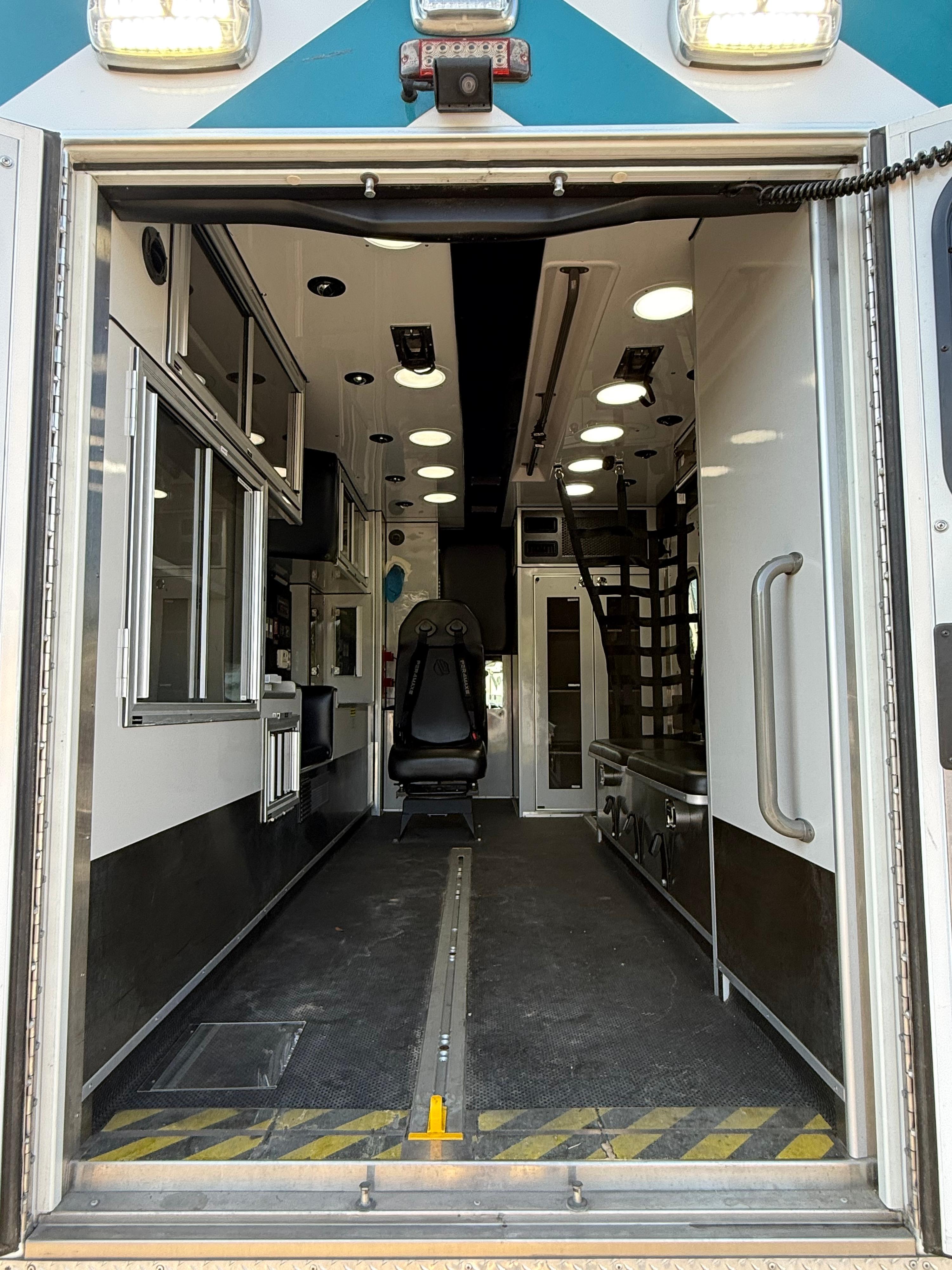 2021 AEV Ford 4x4 Type I Ambulance - image 9