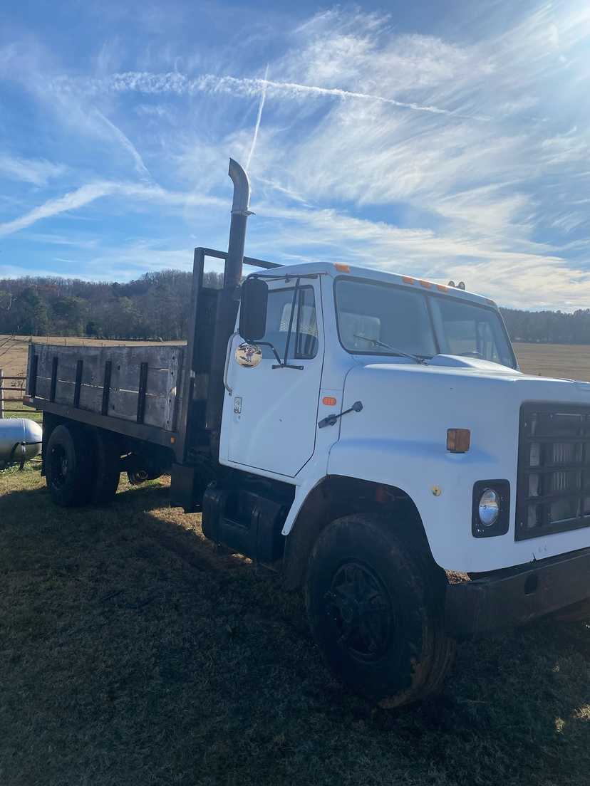 1981 International 2275S Dump Truck — photo 5