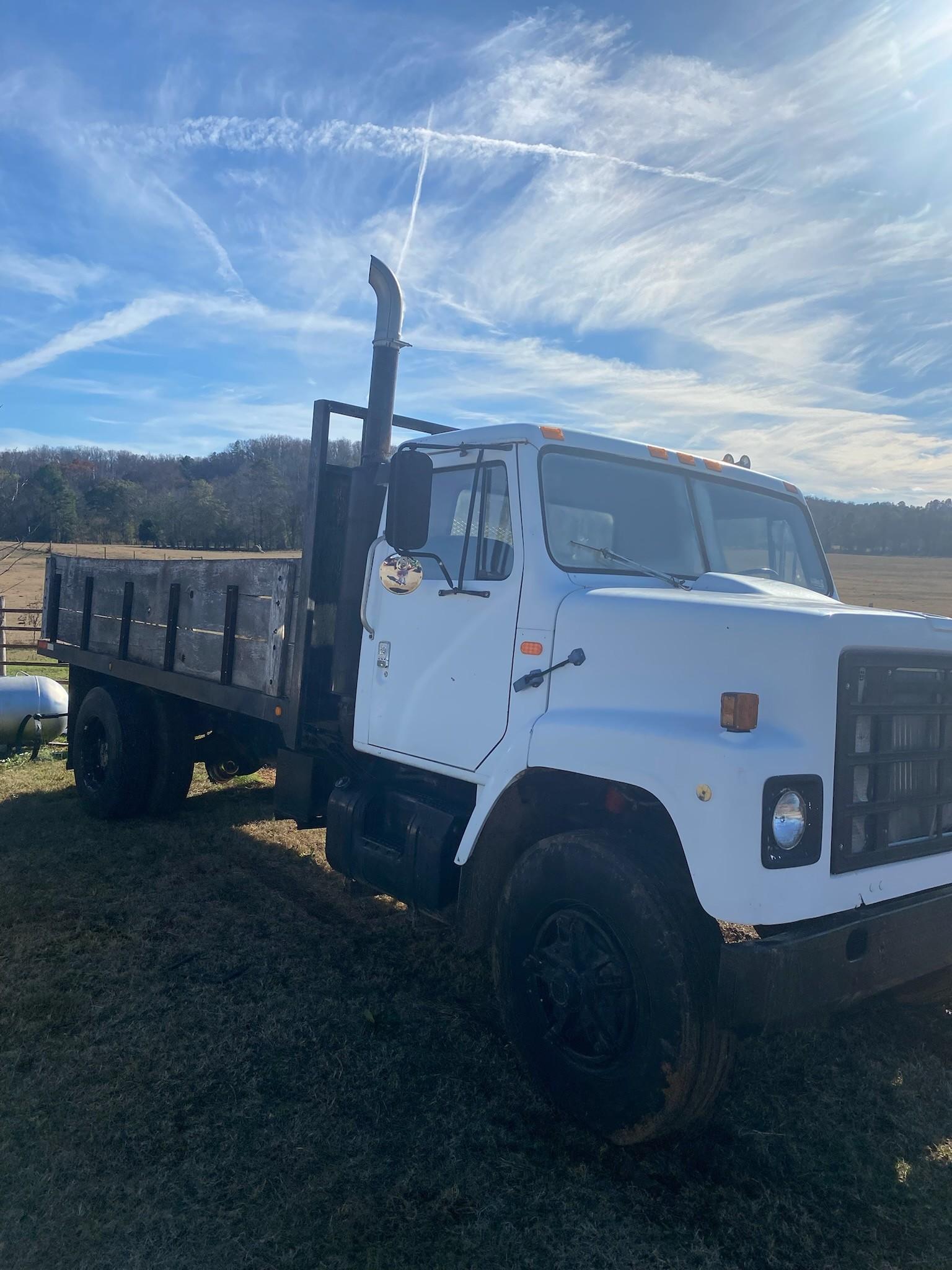 1981 International 2275S Dump Truck - image 5