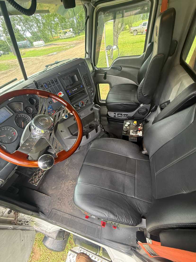 2014 Mack GU713 Dump Truck — photo 5