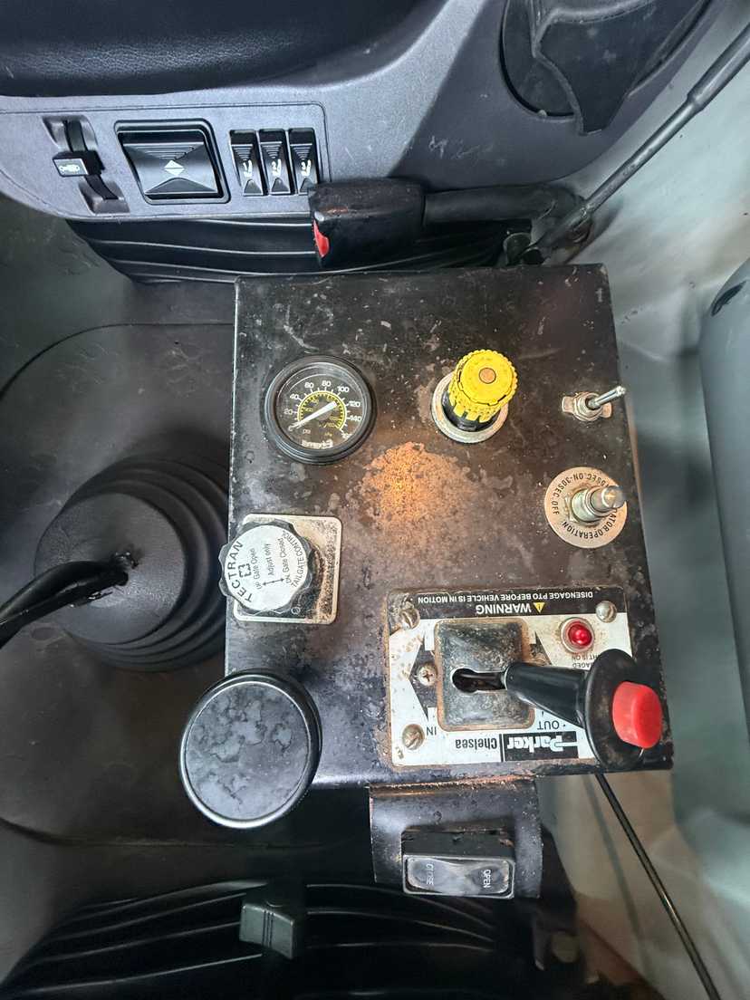 2014 Mack GU713 Dump Truck — photo 6