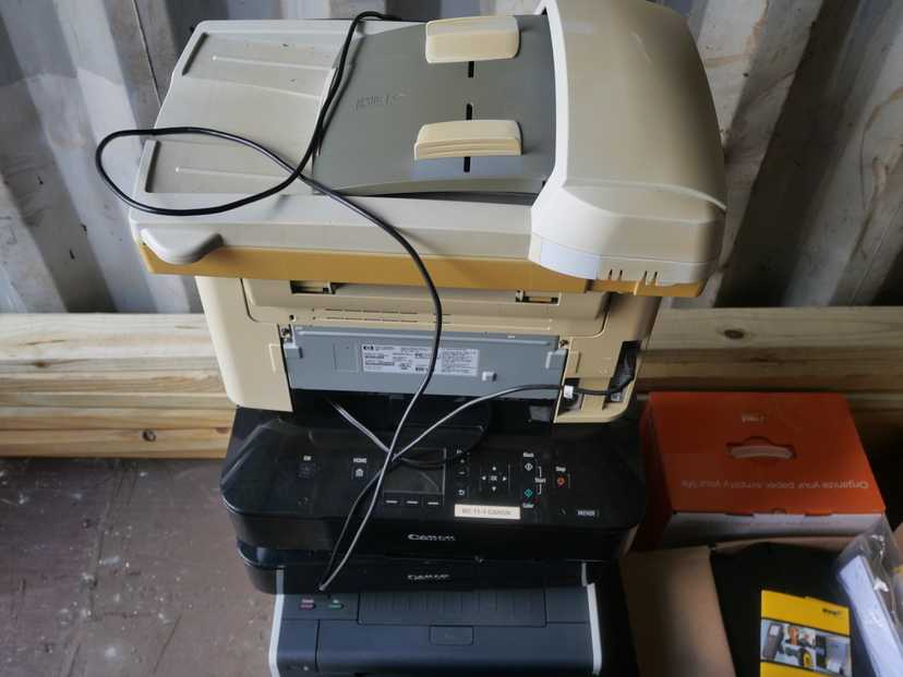 5 Printers and One Screen