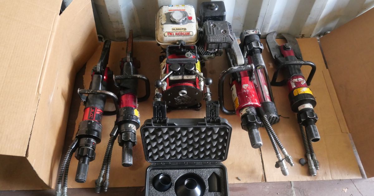 Hydraulic Rescue Tools - TNT for Sale | Garage