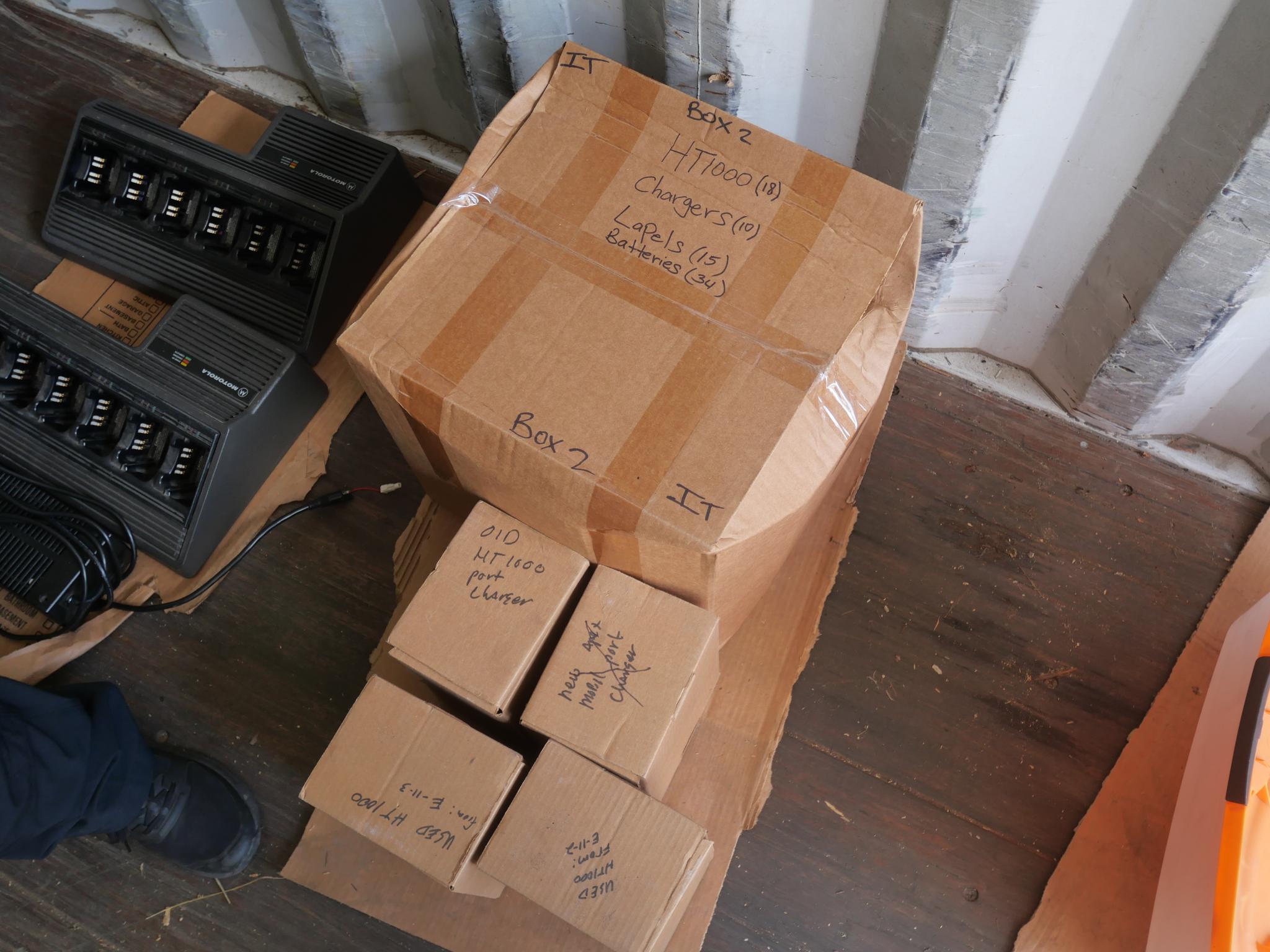 18 ht1000 + Chargers & Lapels - image 1