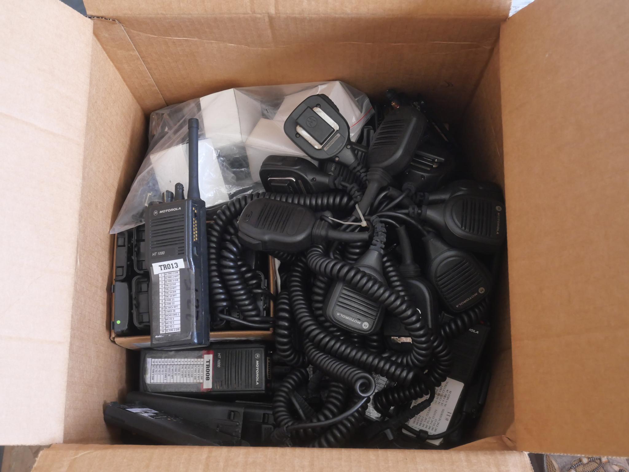 18 ht1000 + Chargers & Lapels - image 3