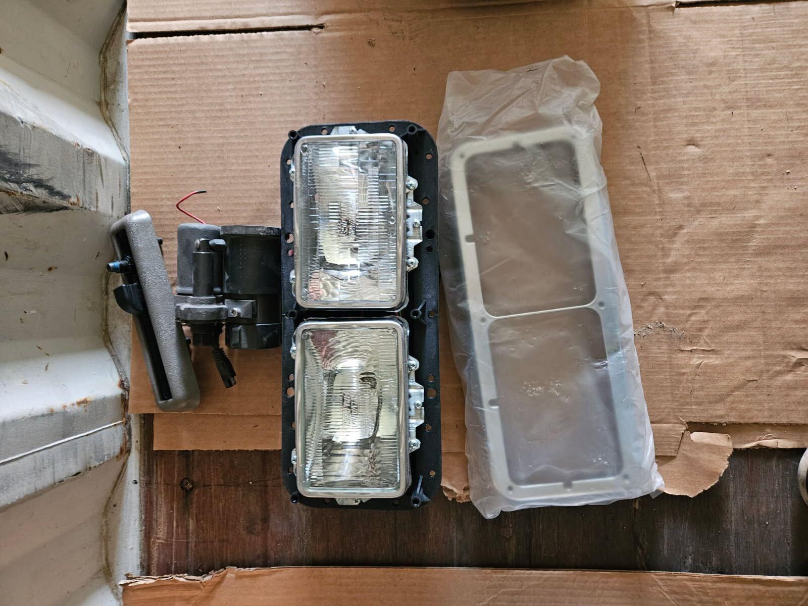 Headlight for Fire truck - image 1