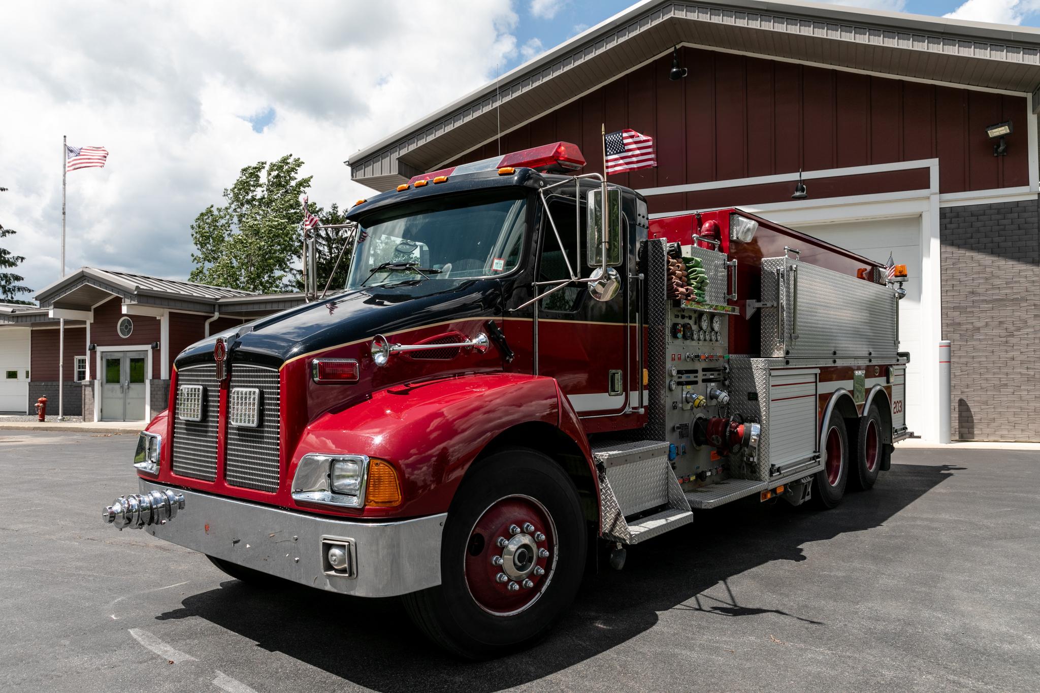 2001 KME Kenworth Pumper Tanker - image 1