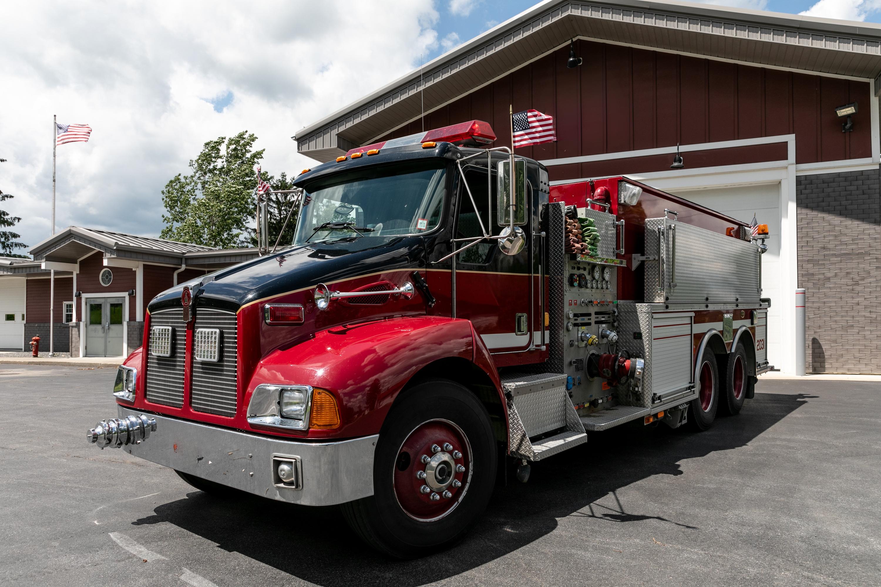 2001 KME Kenworth Pumper Tanker - image 1