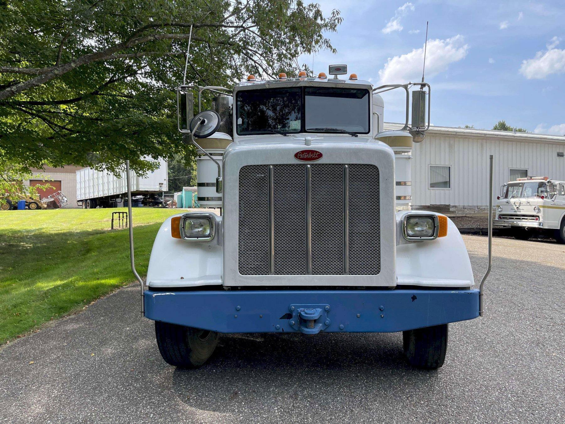 2011 Peterbilt 367 Flat Top Sleeper - image 4