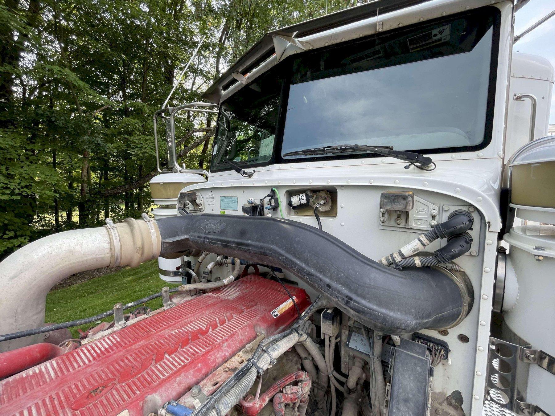 2011 Peterbilt 367 Flat Top Sleeper - image 52