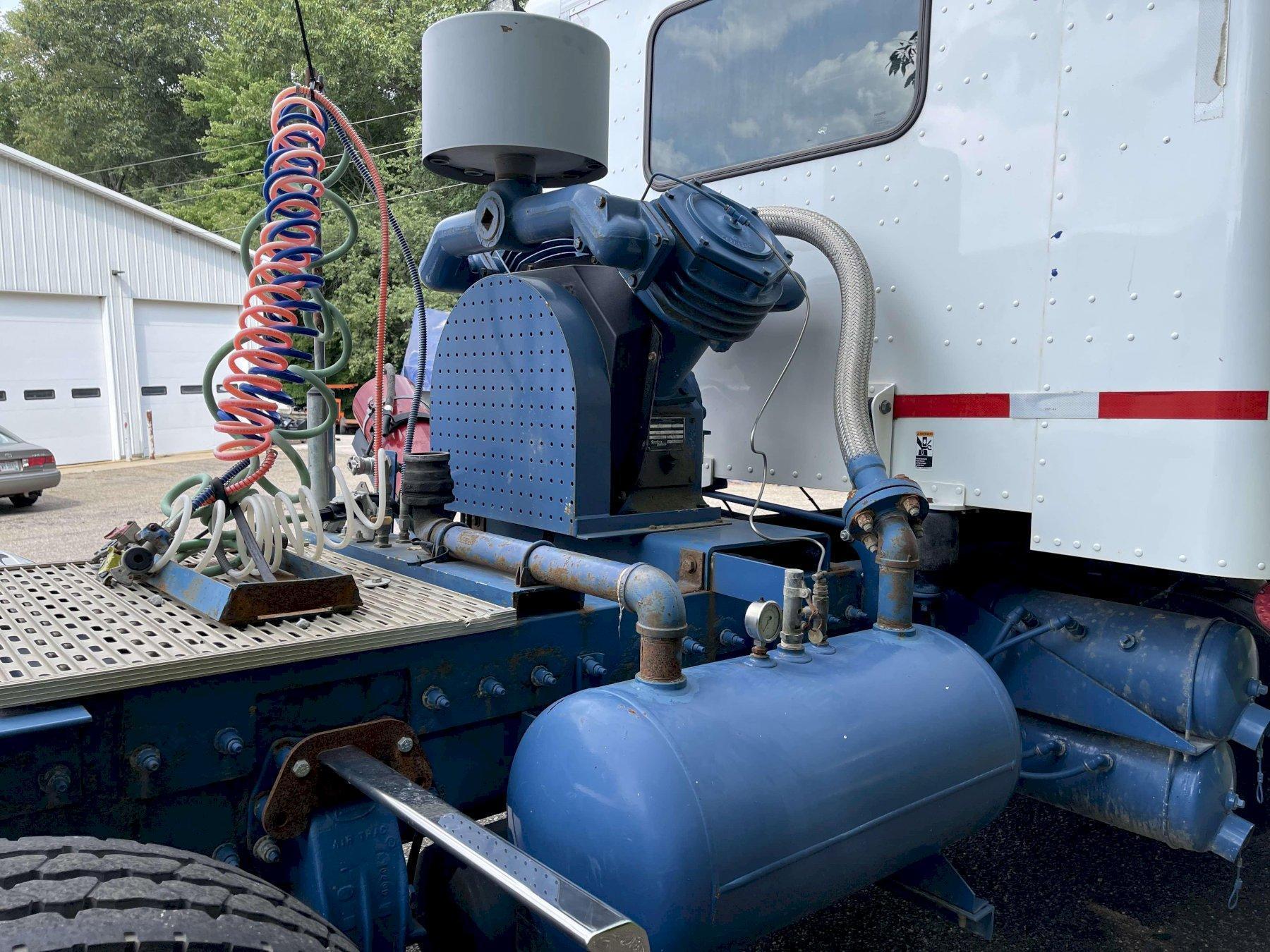2011 Peterbilt 367 Flat Top Sleeper - image 30