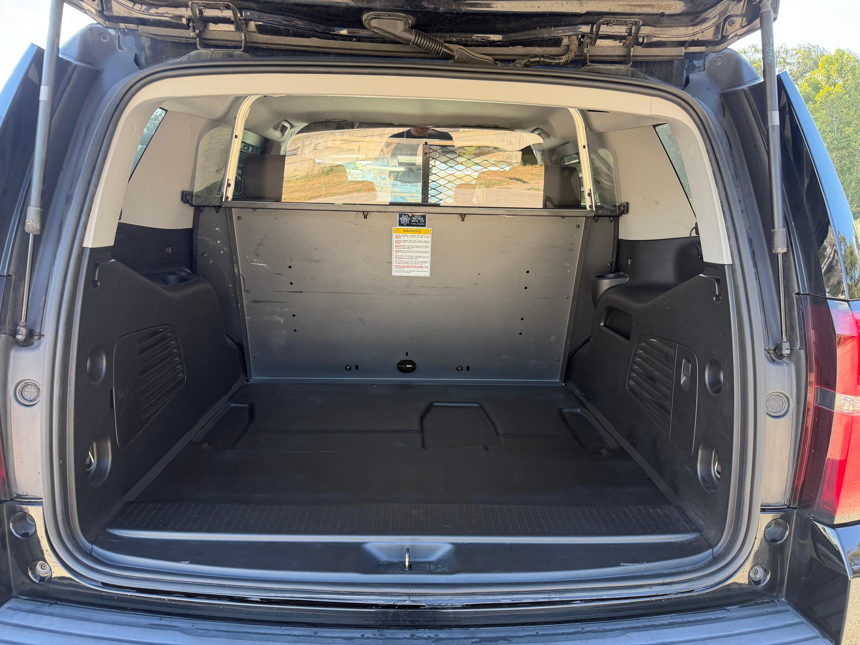 2019 Chevrolet Tahoe **Fully Equipped** - image 12