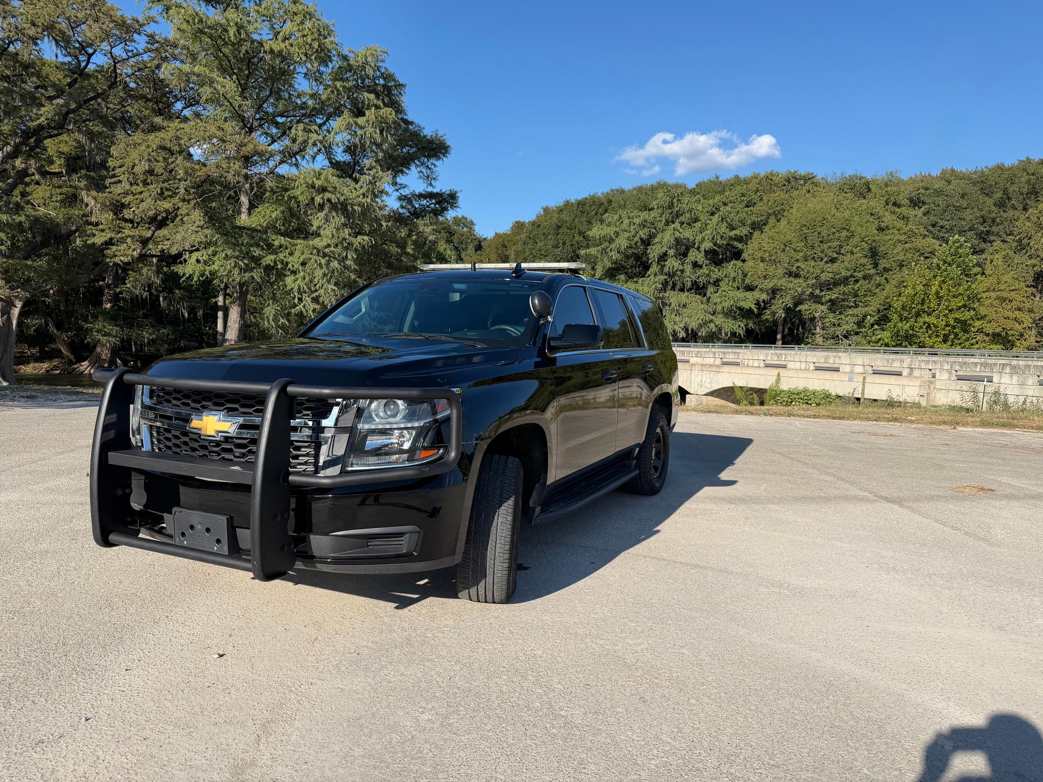 2019 Chevrolet Tahoe **Fully Equipped** - image 1