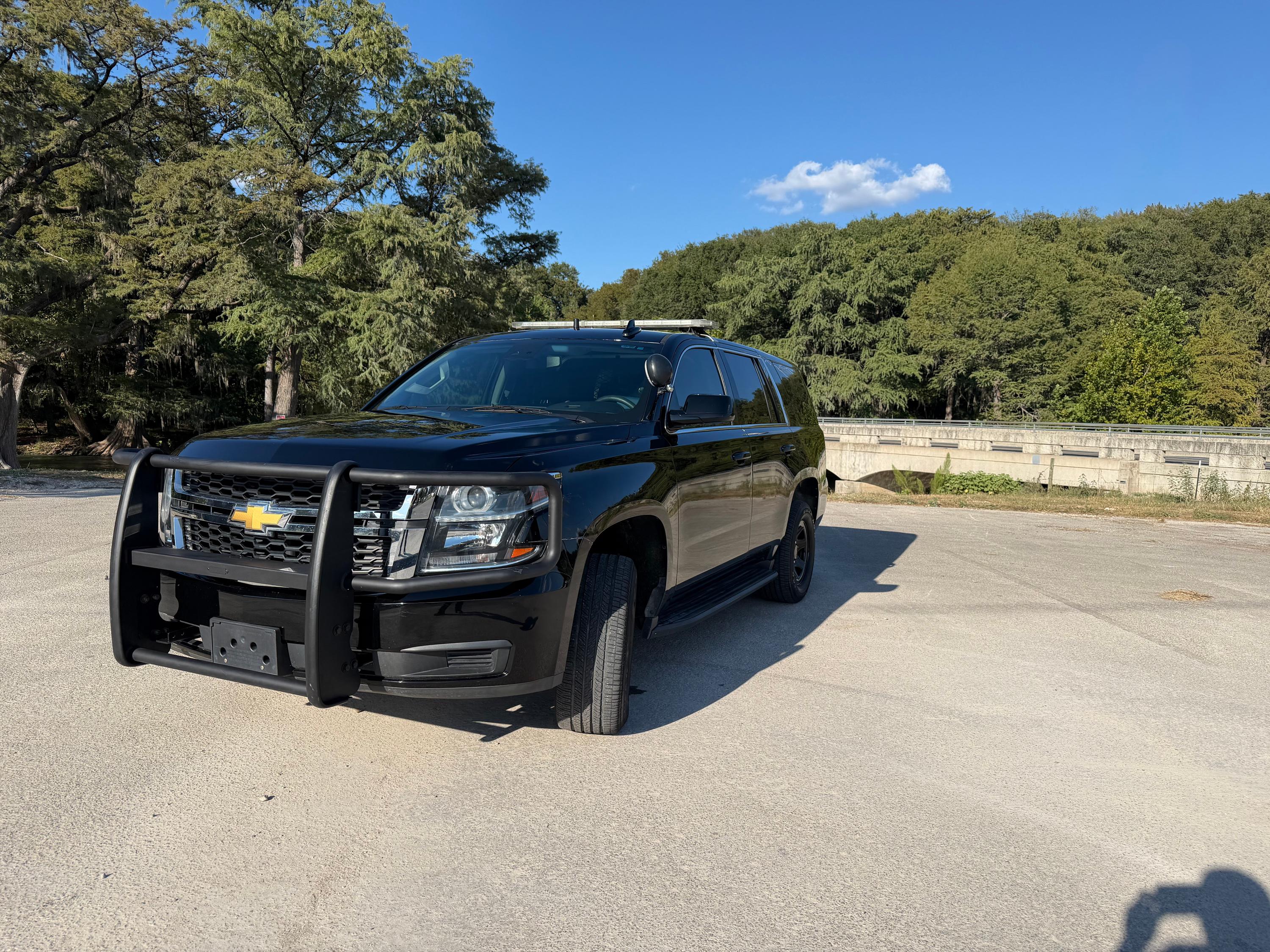 2019 Chevrolet Tahoe **Fully Equipped** - image 1
