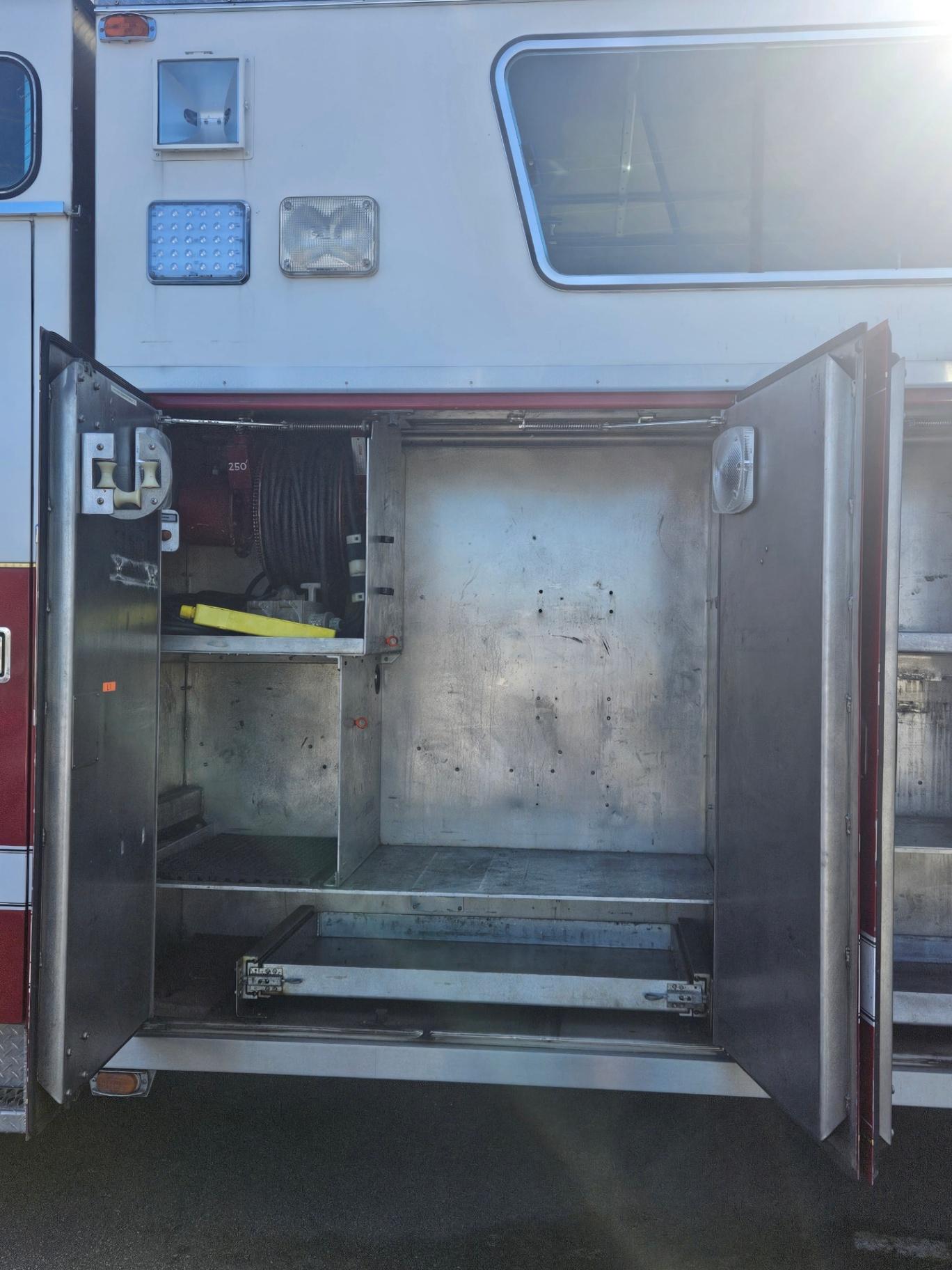 1989 Saulsbury Heavy Rescue - image 10