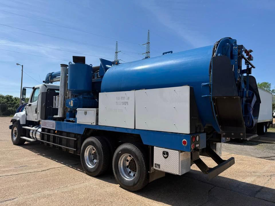 2018 Freightliner Vac-Con Combination - image 12