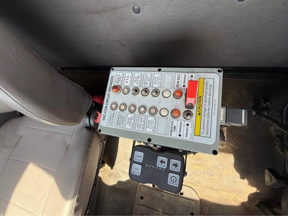 2018 Freightliner Vac-Con Combination - image 19