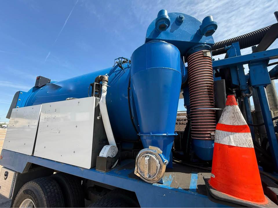 2018 Freightliner Vac-Con Combination - image 5