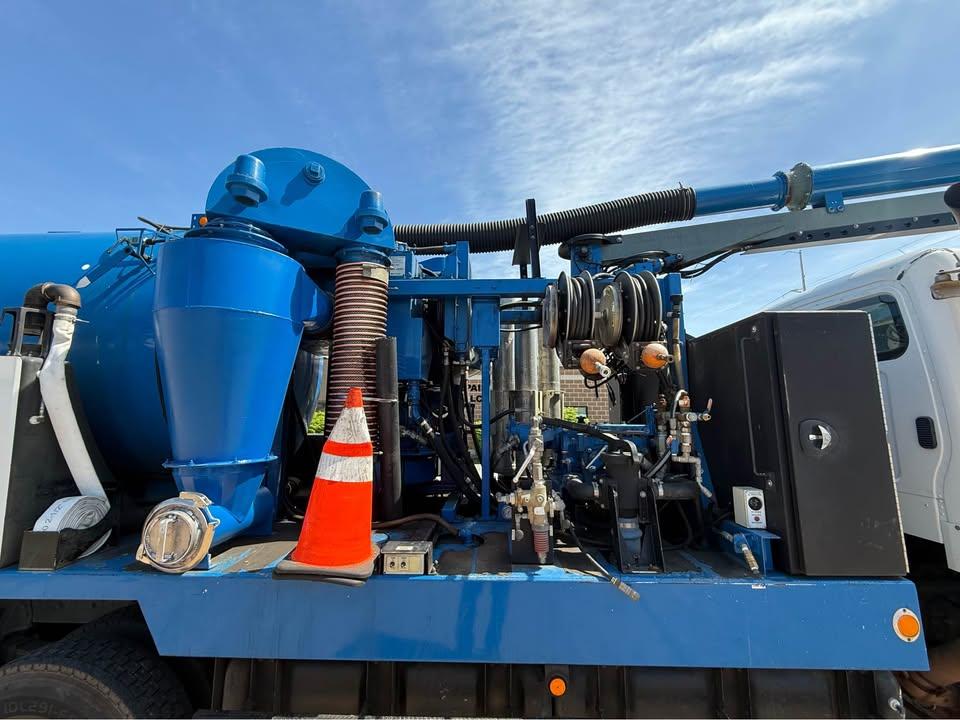 2018 Freightliner Vac-Con Combination - image 6