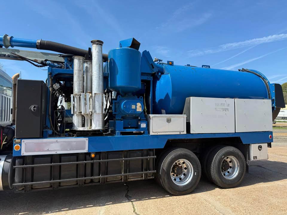 2018 Freightliner Vac-Con Combination - image 10