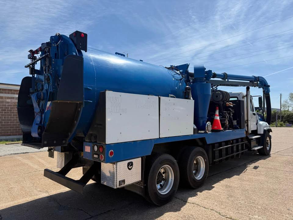 2018 Freightliner Vac-Con Combination - image 11
