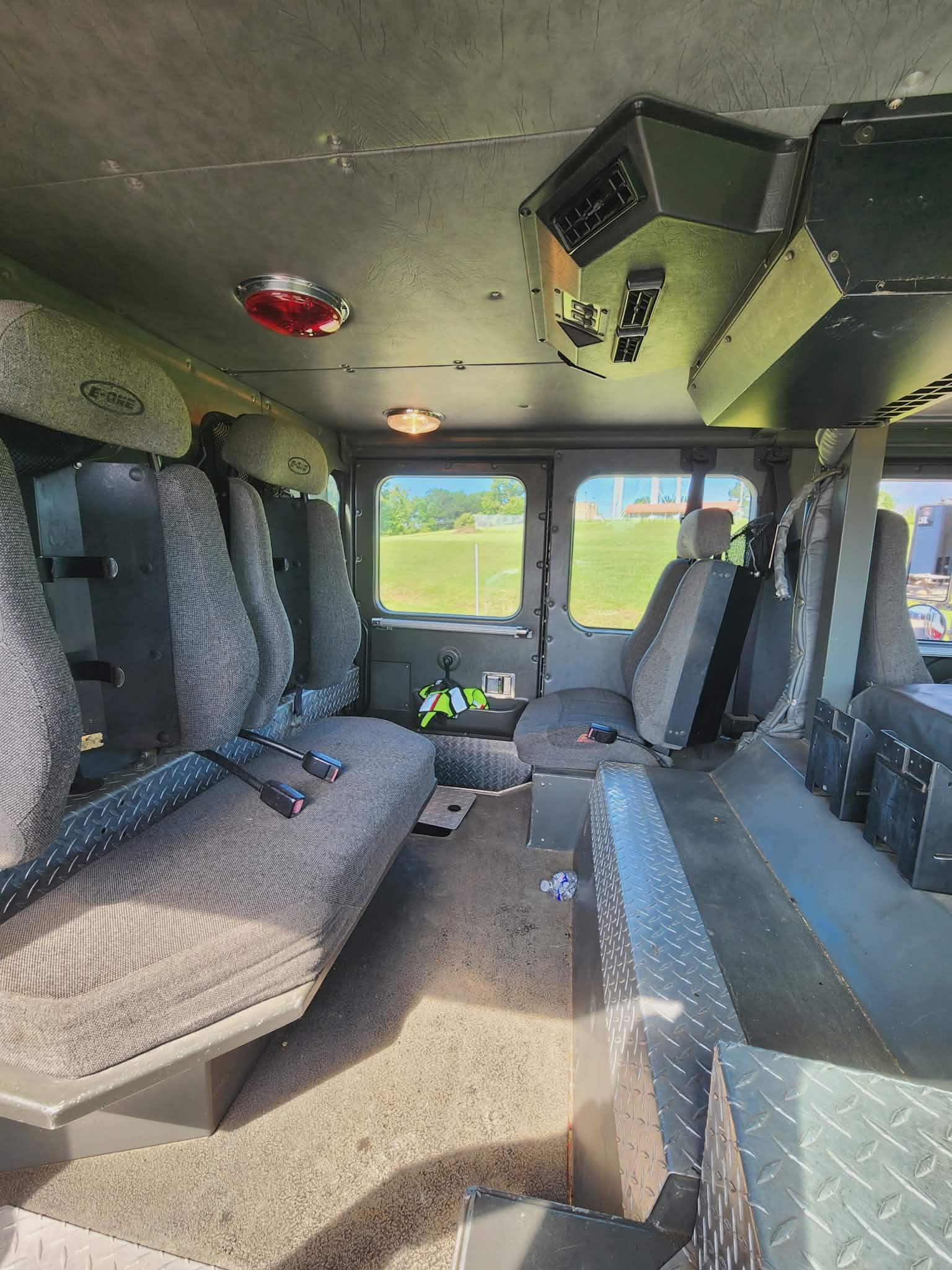 1997 E-One International Pumper - image 2
