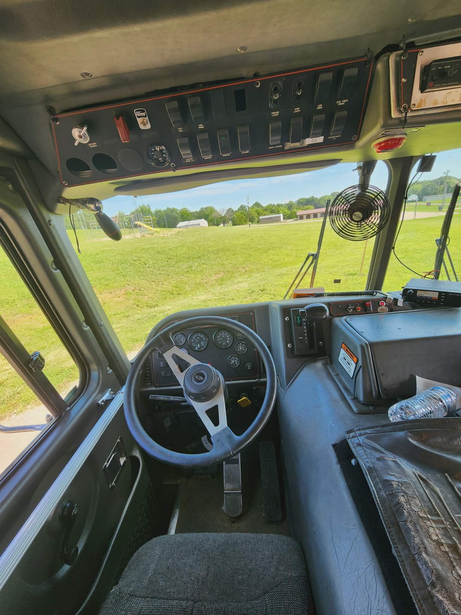 1997 E-One International Pumper - image 3