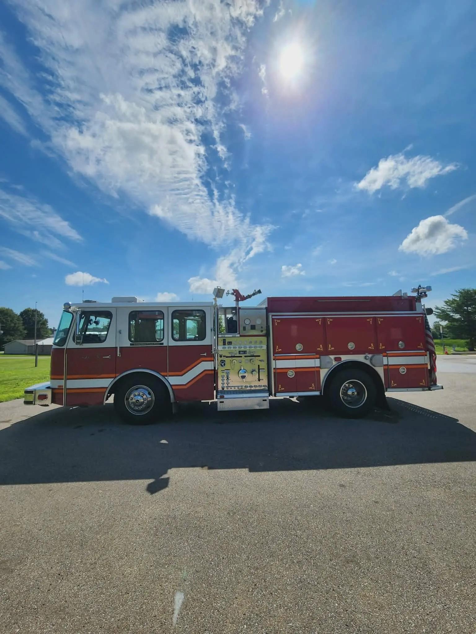 1997 E-One International Pumper - image 8