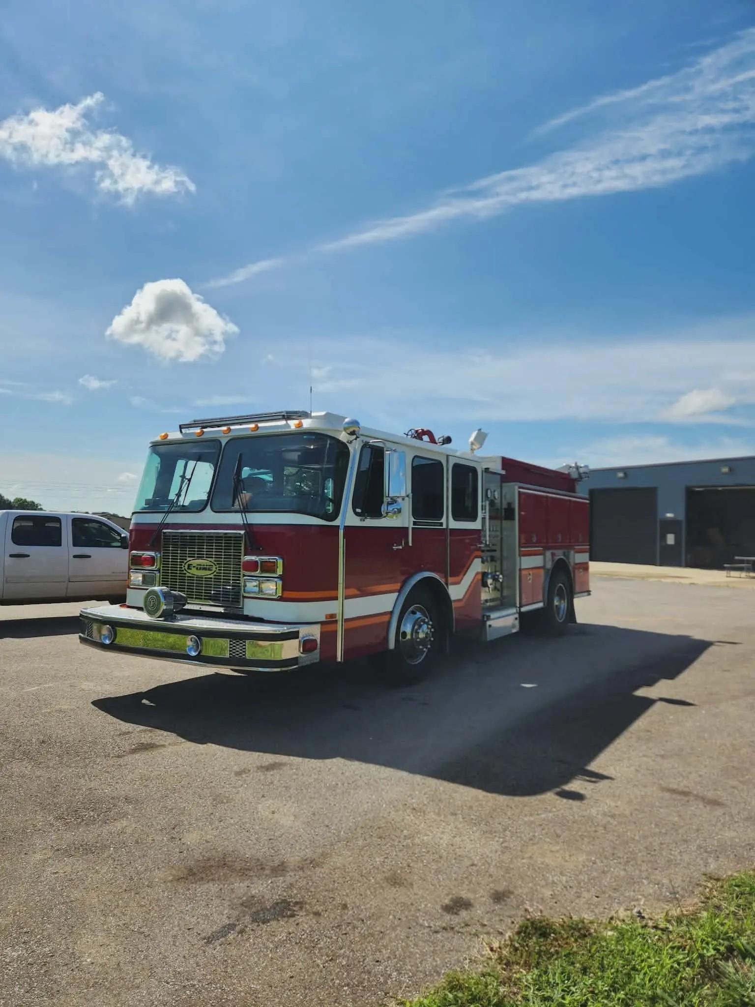 1997 E-One International Pumper - image 5