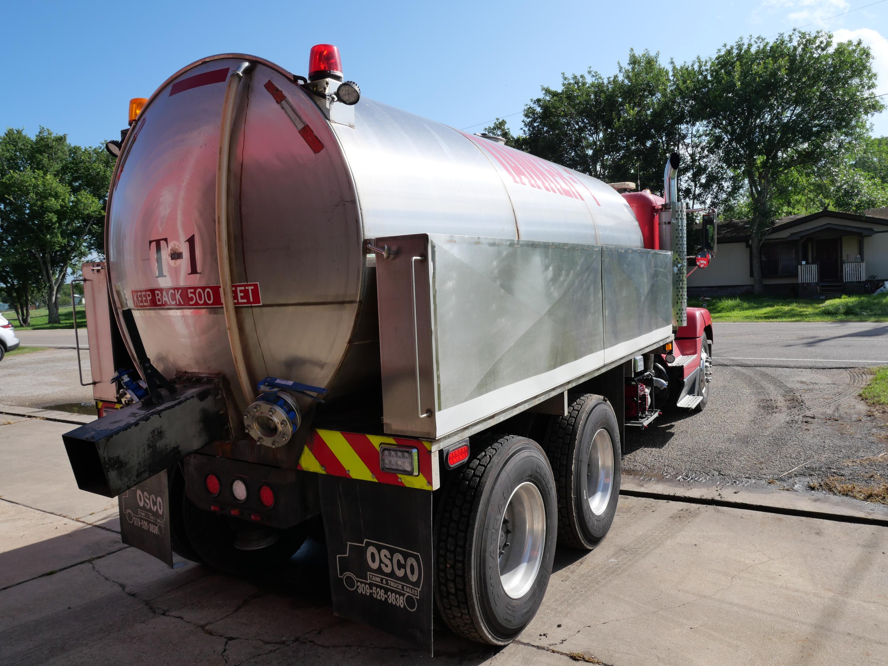 1996 Freightliner 3300 Gallon Tanker/Tender - image 18