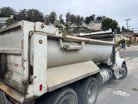 2011 Kenworth Dump Truck - image 5