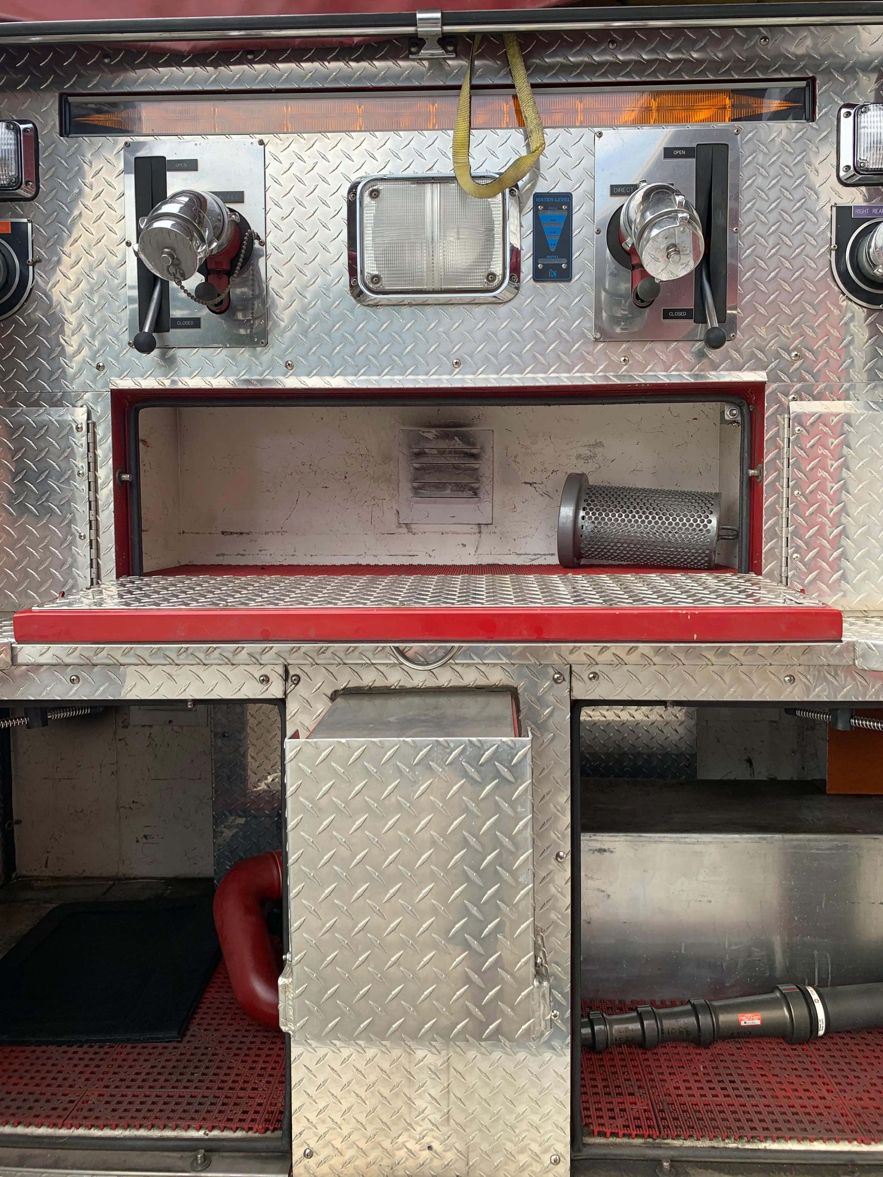 1996 3D Freightliner Pumper Tanker - image 12