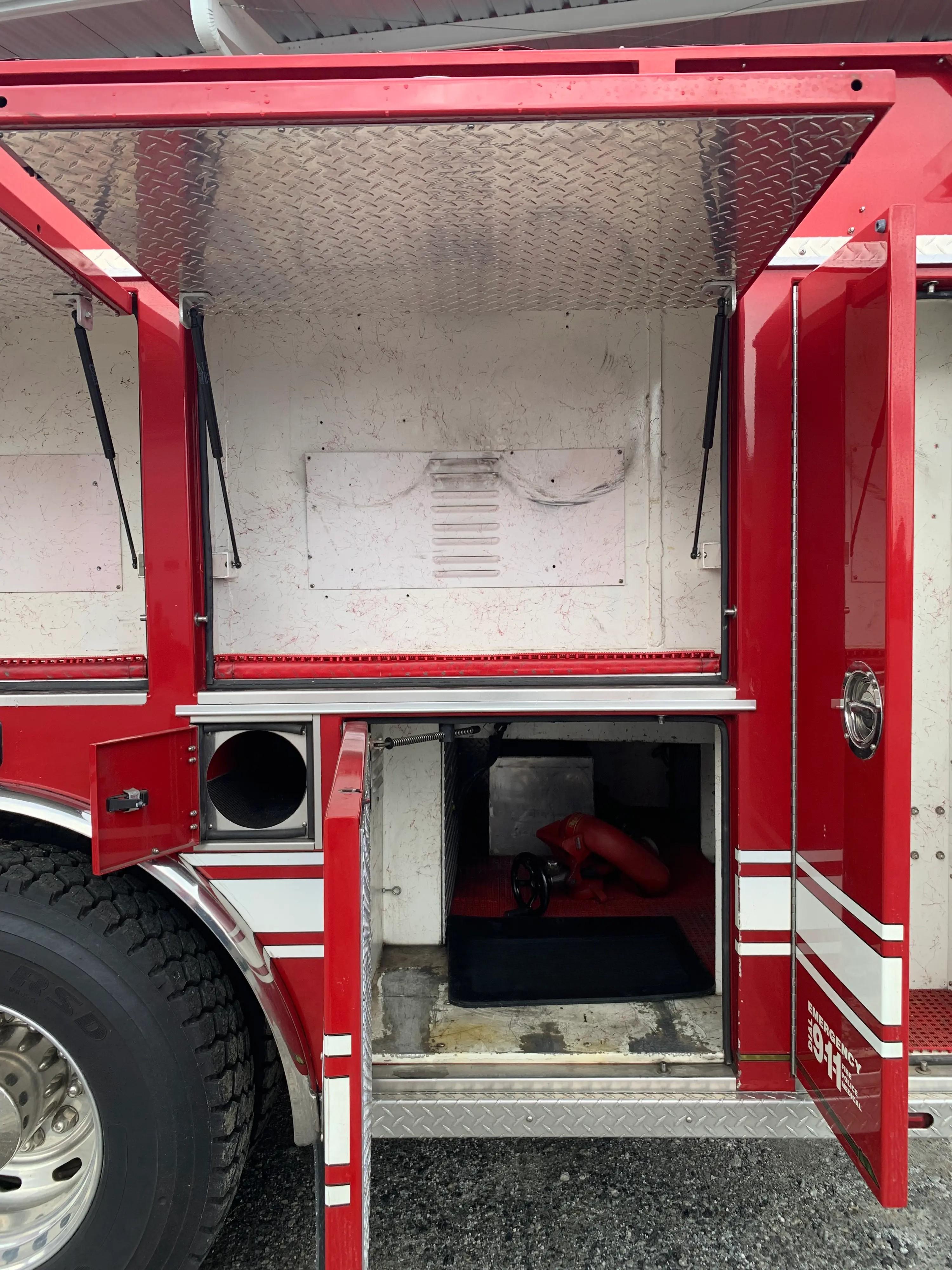 1996 3D Freightliner Pumper Tanker - image 18