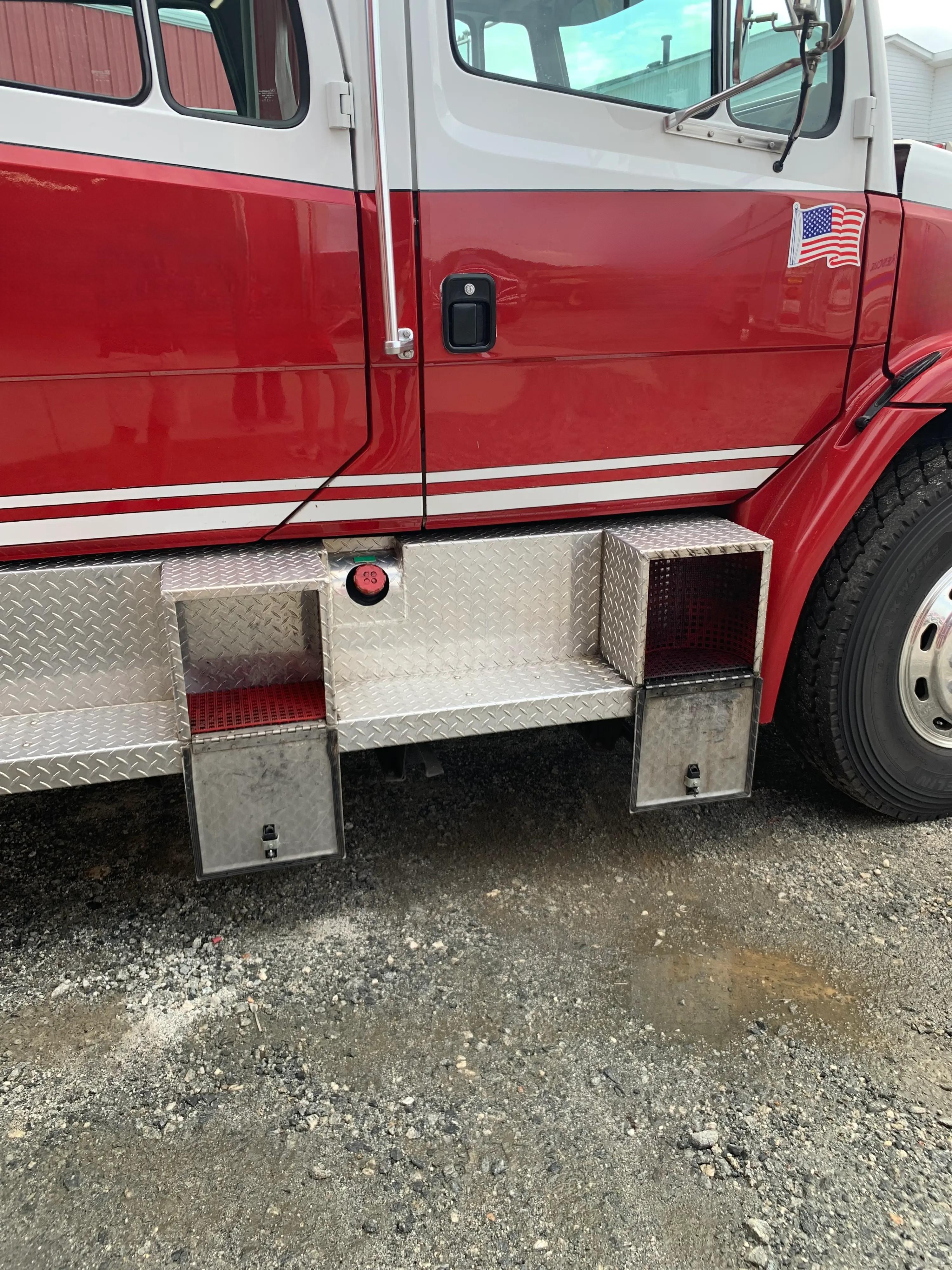 1996 3D Freightliner Pumper Tanker - image 10