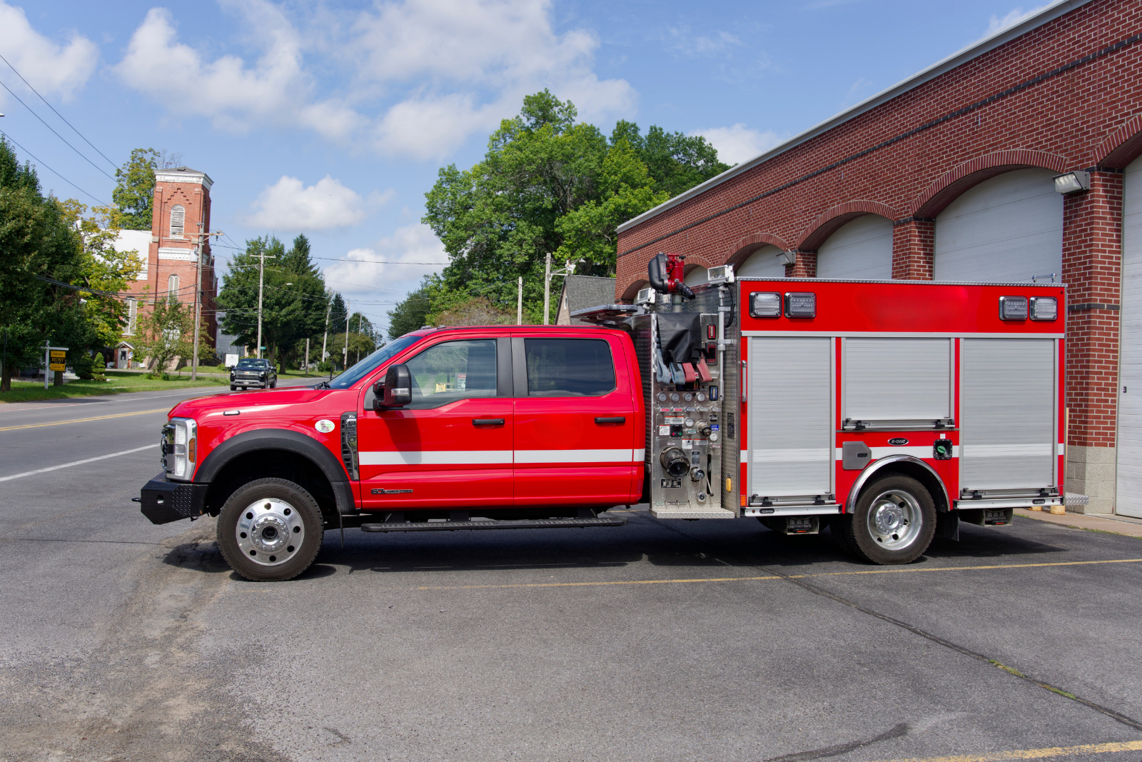 2025 E-One Ford 4x4 Mini Pumper - image 6