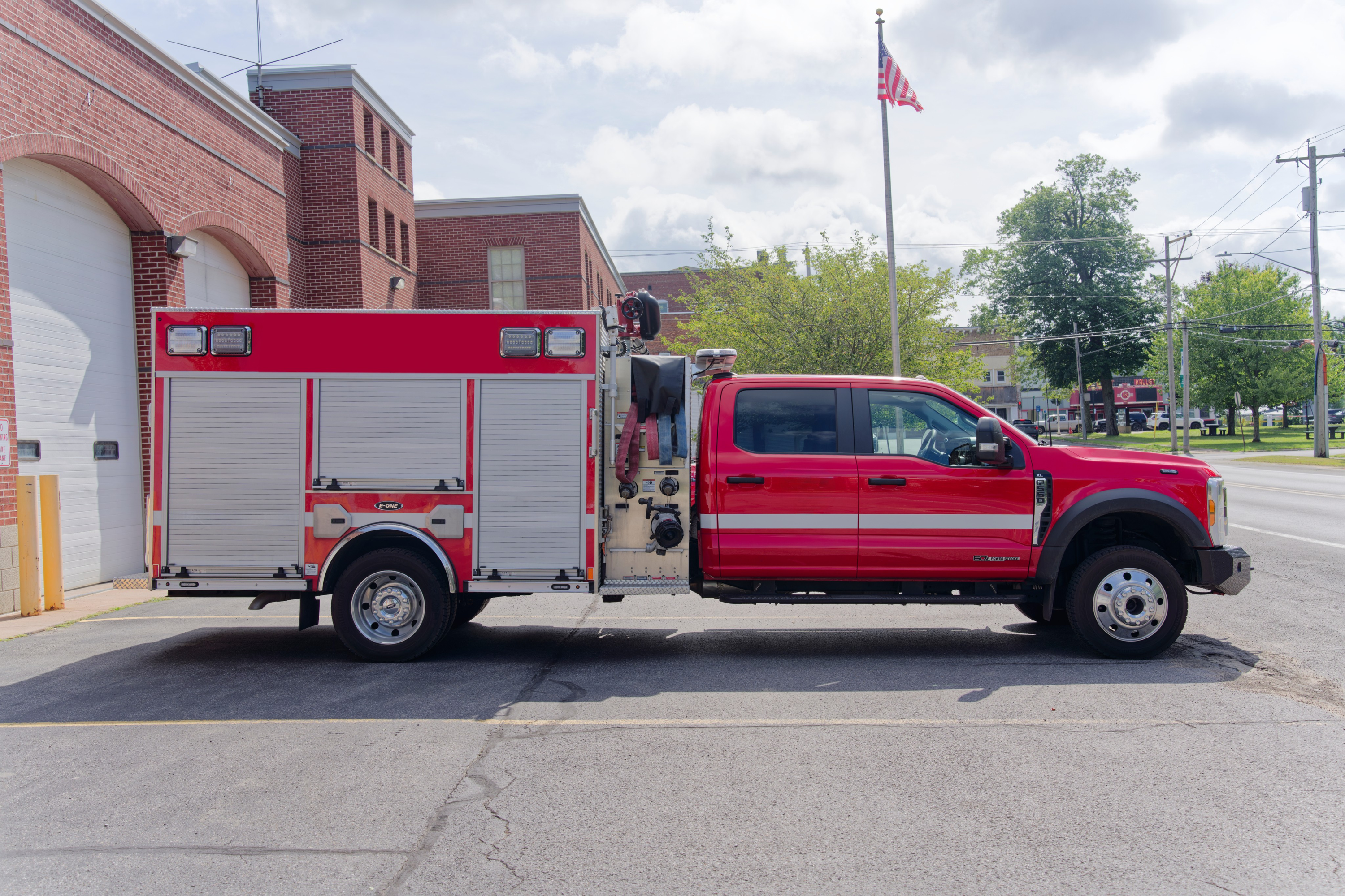 2025 E-One Ford 4x4 Mini Pumper - image 7