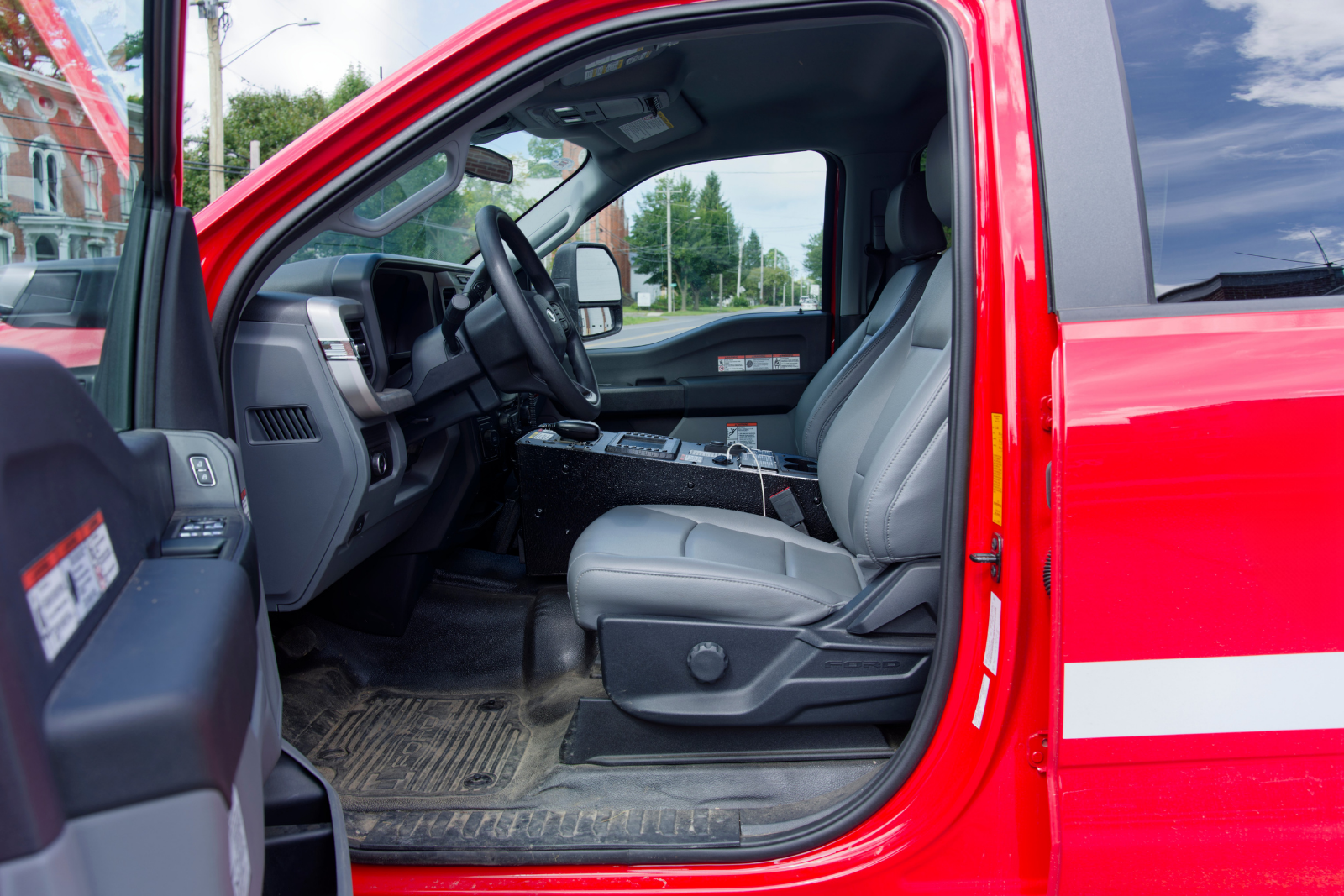 2025 E-One Ford 4x4 Mini Pumper - image 32