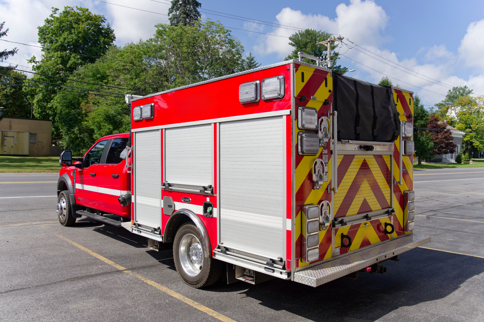 2025 E-One Ford 4x4 Mini Pumper - image 8