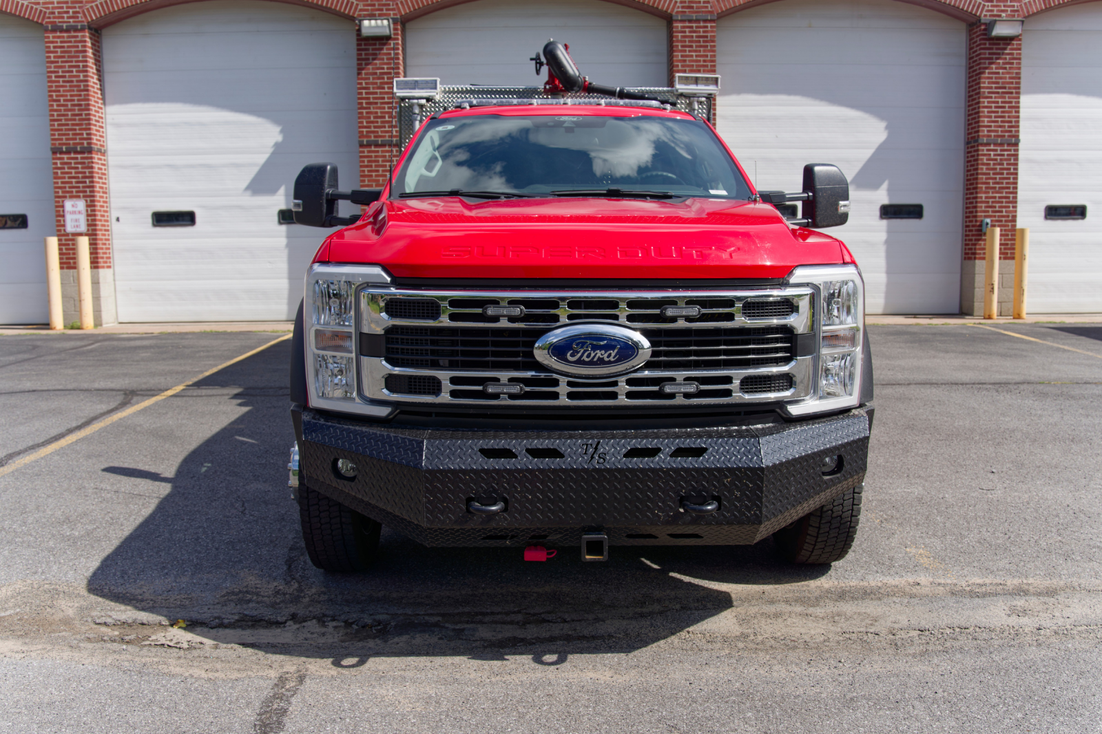 2025 E-One Ford 4x4 Mini Pumper - image 4