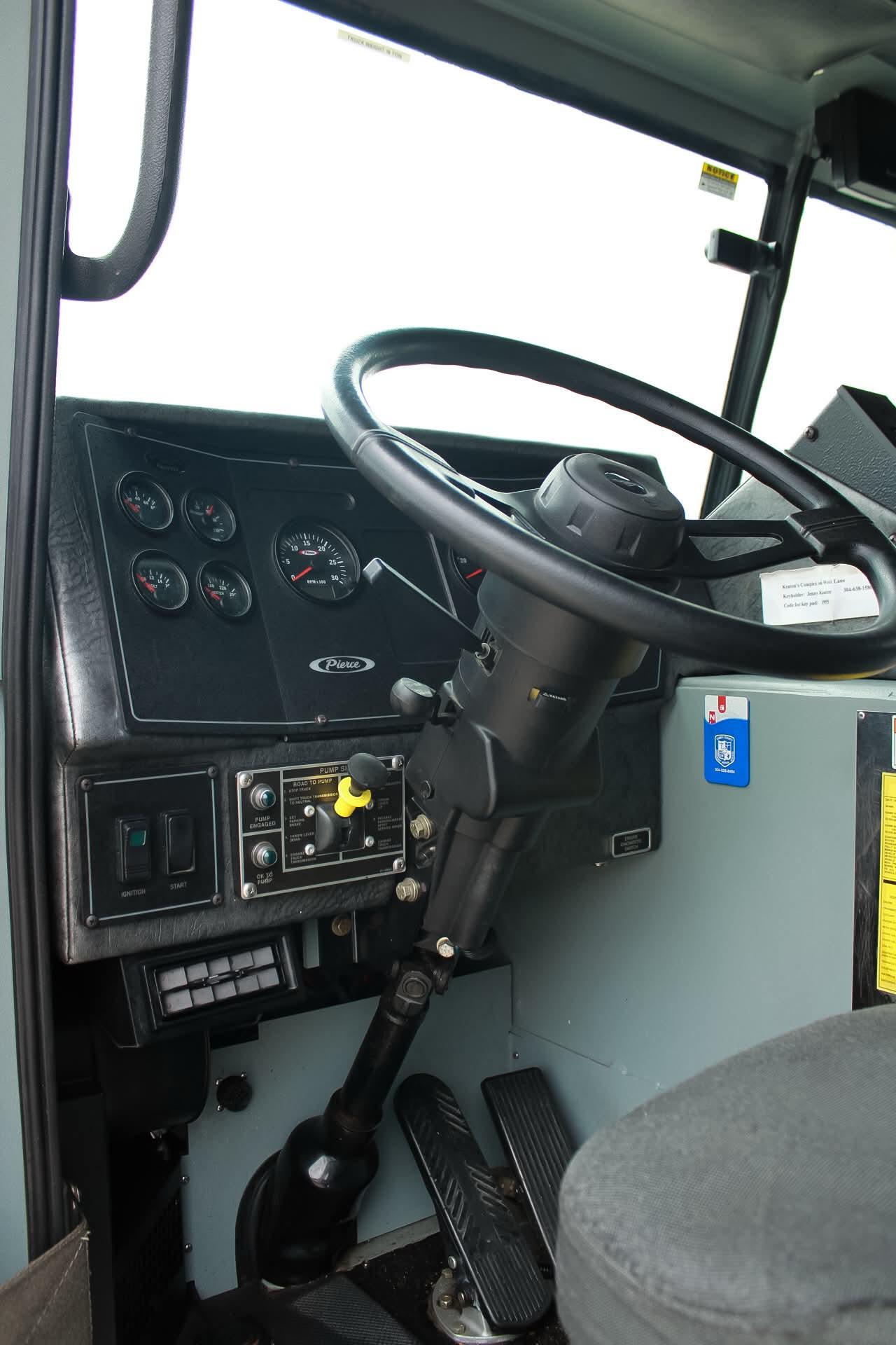 2006 Pierce Contender Pumper - image 10
